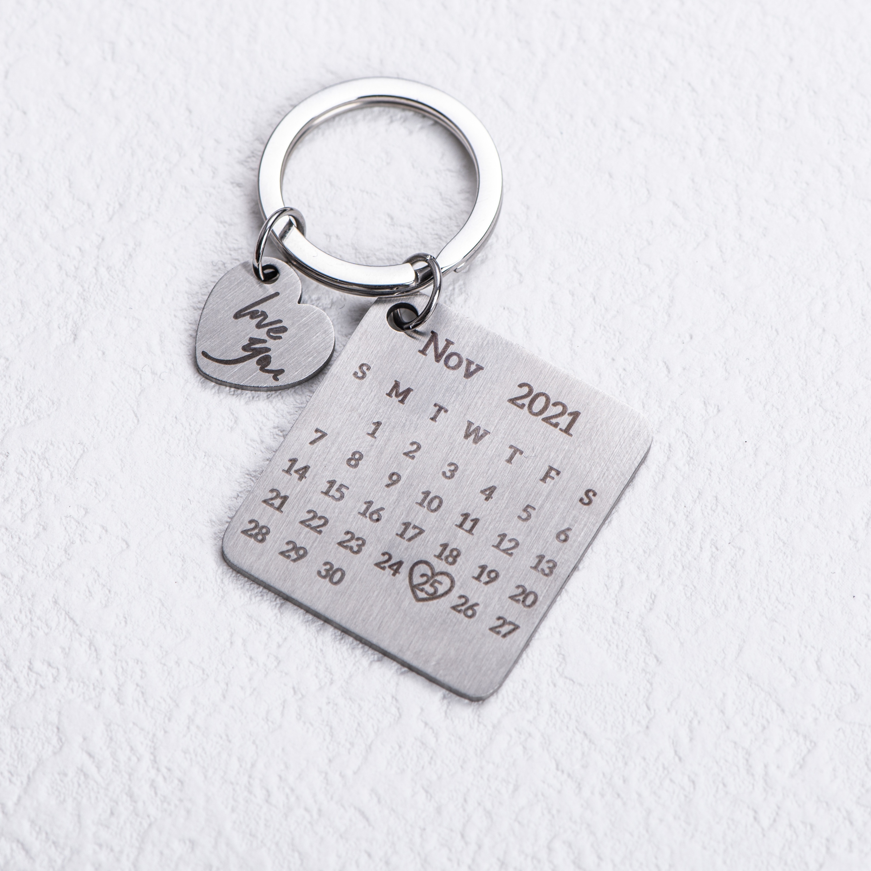 

Personalized Stainless Steel Keychain Engraved Calendar Tag And Pendant, Fashionable Keyring For Dates And Anniversaries