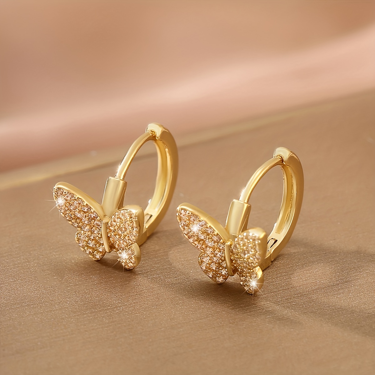 E-shop 1 Paar luxuriöse elegante Schmetterlings-Ohrclips mit Kupfereinlage synthetischem Zirkonia, süße anmutige Damenohrringe, Valentinstagsgeschenk