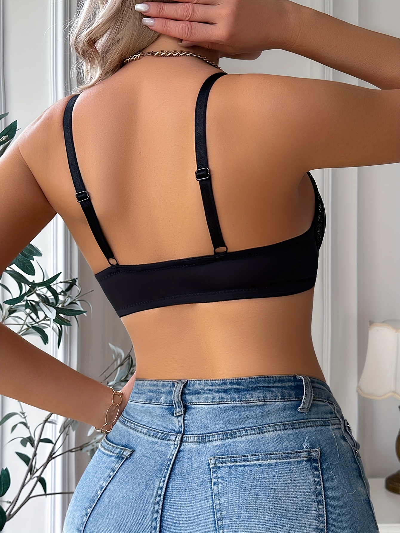 Nieuwe zwarte, hoogwaardige push-up lingerie met vintage print en knoopsluiting aan de voorkant