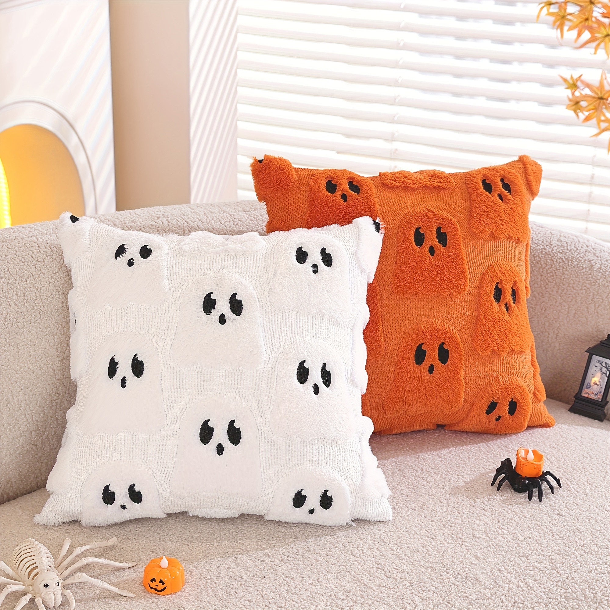 O husă de pernă decorativă 3D Jacquard cu un singur spirit drăguț de Halloween, cu broderie matlasată. Este un cadou festiv și decorațiune de petrecere (doar husa de pernă, fără inserție inclusă).