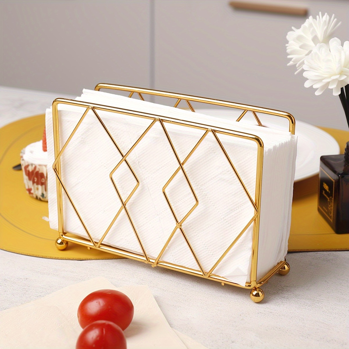 

Elegant Gold-tone Metal Napkin Holder With Geometric Design - Perfect For Home Or Hotel Dining Room