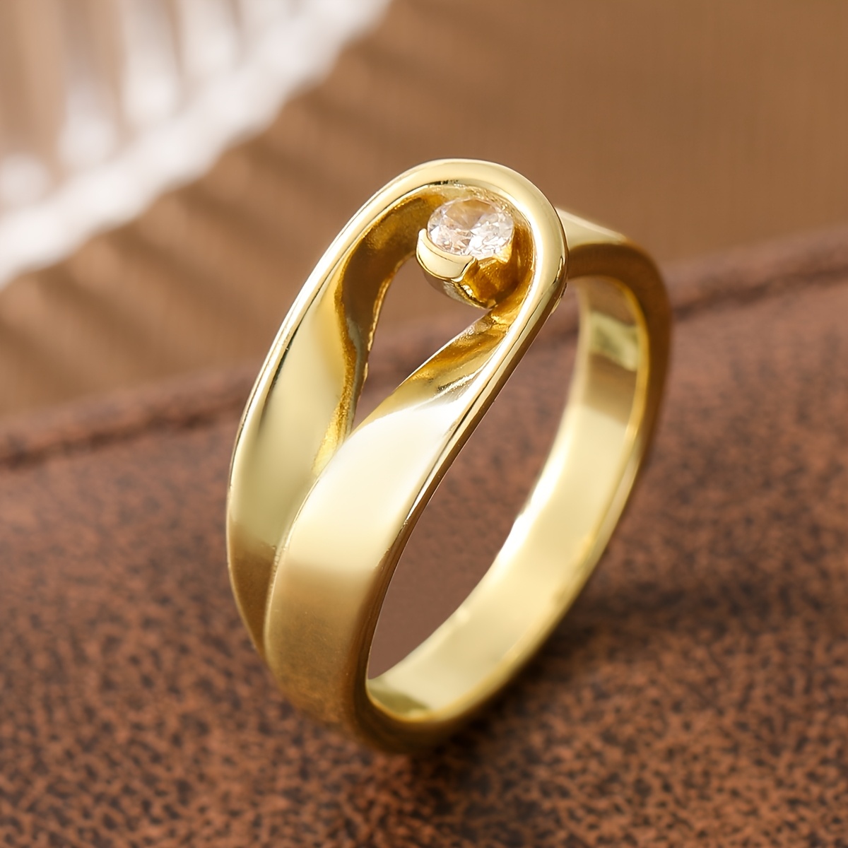 TEMU Bague pour femme en cuivre de style élégant et avec bande torsadée irrégulière incrustée de synthétique, pour un décontracté, les tenues et