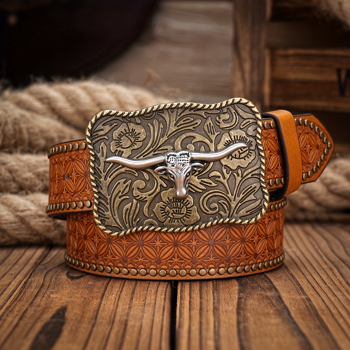 

Western Cowboy Style Belt For Men And Women With Vintage Floral Engraved Alloy Buckle And Pu Leather Strap