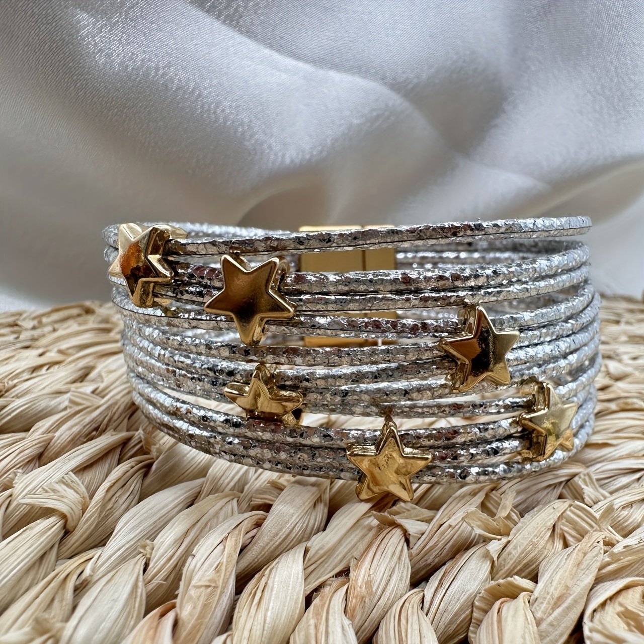 TEMU Pulsera de Dama de Moda Multicapa Creativa con Estrellas de Puntas y Adiciones, Diseño Casual Opcional de 9 Colores