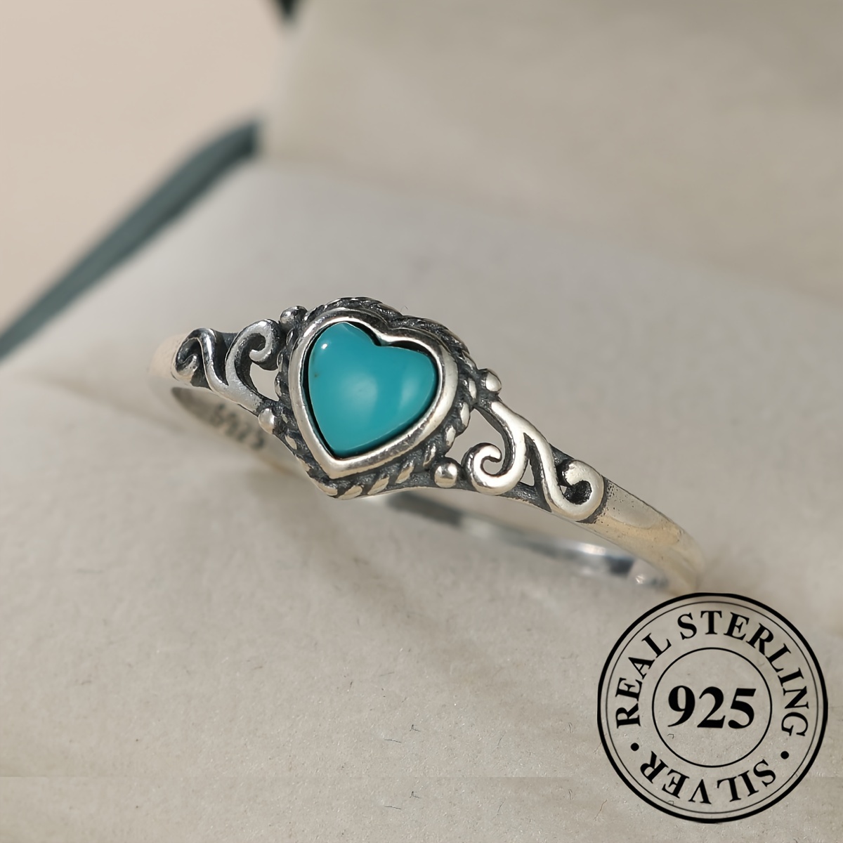 

925 Sterling Silver Ring Retro Flower + Heart Design Inlaid Turquoise Symbol Of History And Beauty High Quality Gift For Your Love