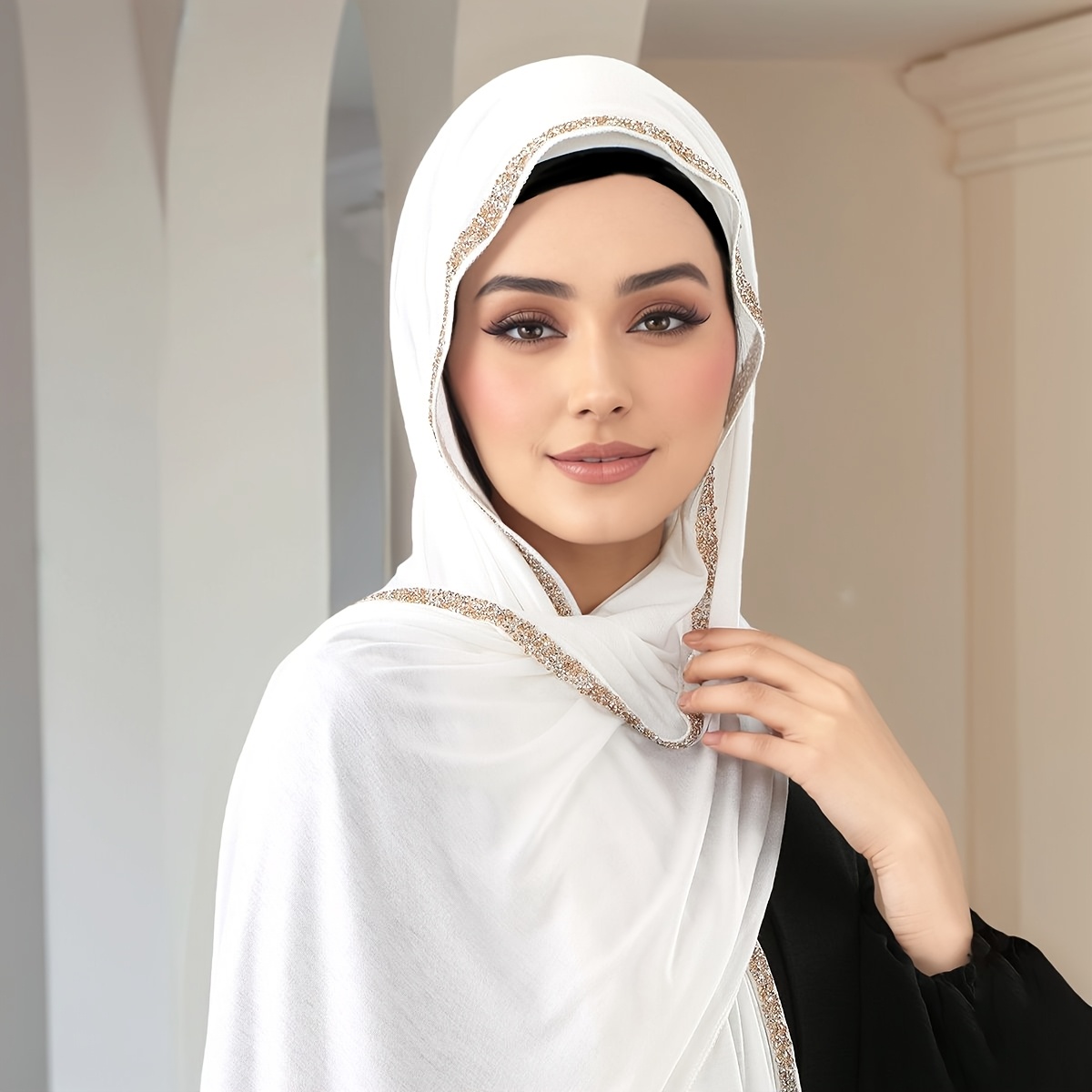New Rhinestone-embellished Long Scarf, Made of Skin-friendly and Soft Fabric. This Hijab-style Long Scarf Is Suitable for Muslim Women to Wear During and Daily Activities for Prayer. Available in Two Classic Colors: Black and White