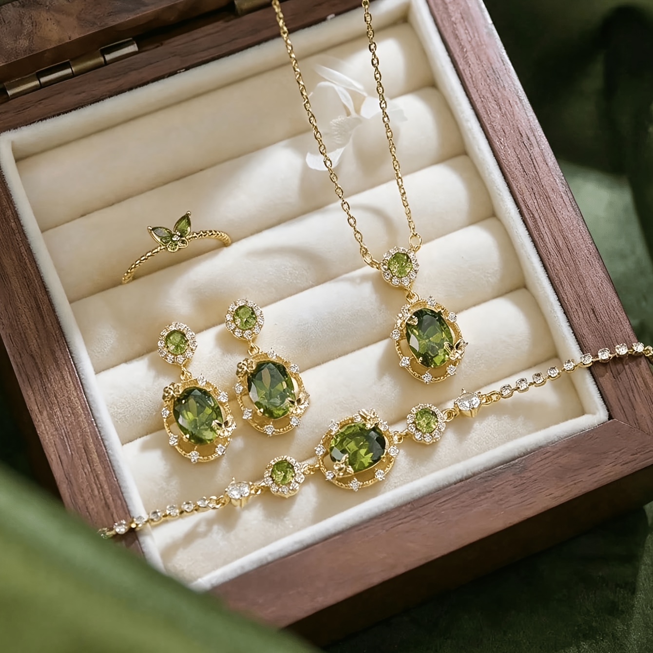TEMU Parure de bijoux de style vintage pour femme - Collier géométrique, boucles d'oreilles, bague et bracelet, minimalistes pour un usage , cadeaux
