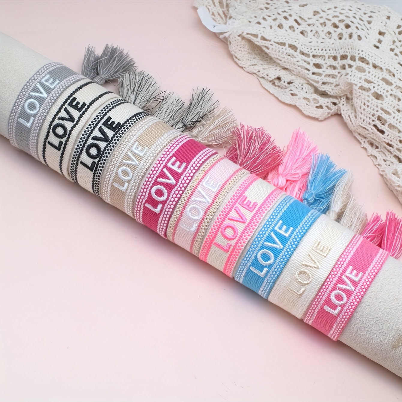 

Bracelets d' tissés main Boho vintage avec broderie de lettres d' et ajustable, matériau polyester, cadeau multi- pour , et les couples