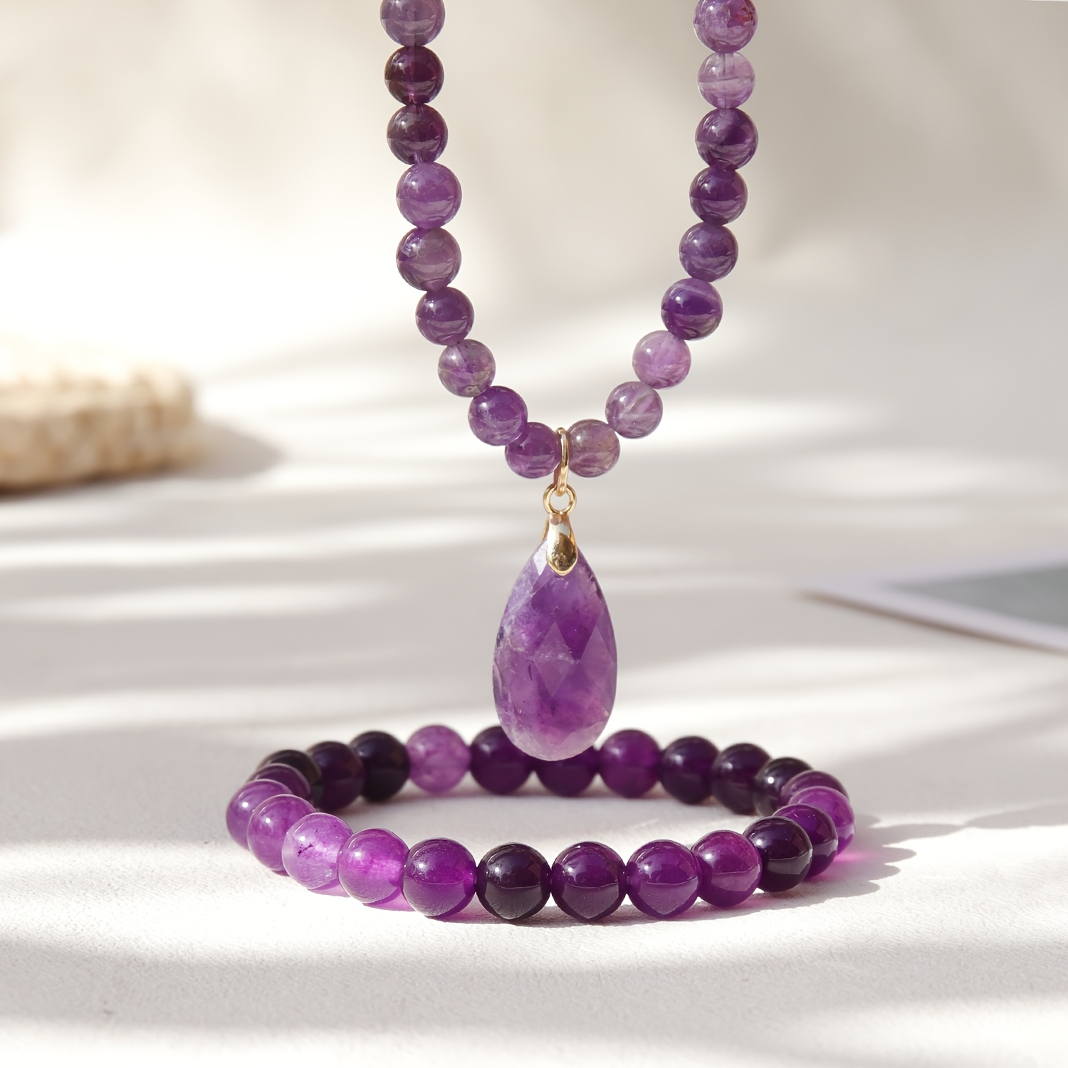 E-shop Elegantes Amethyst-Schmuckset - Halskette & Armband | Lila Perlen | Natürlicher | Verstellbare Accessoires | Bohemian-Stil | Unisex Vielseitiger