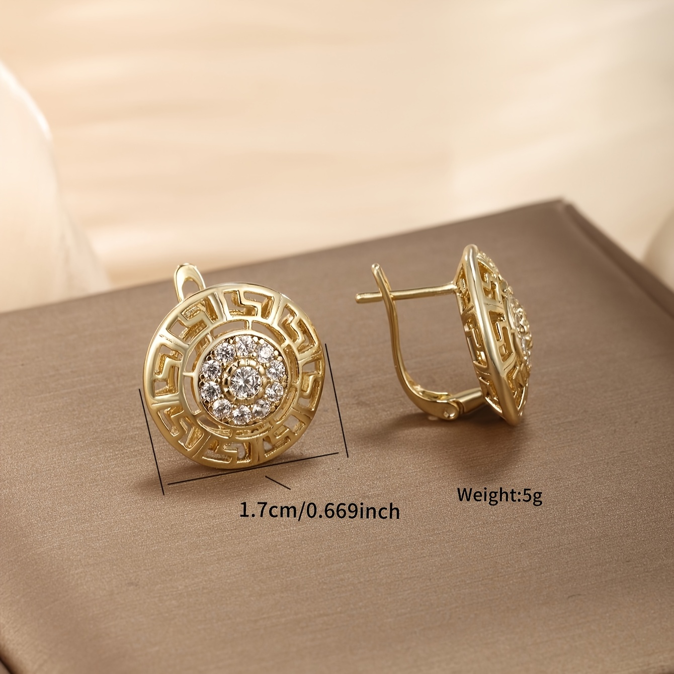Vintage Round Earrings with Great Wall Pattern for Unisex