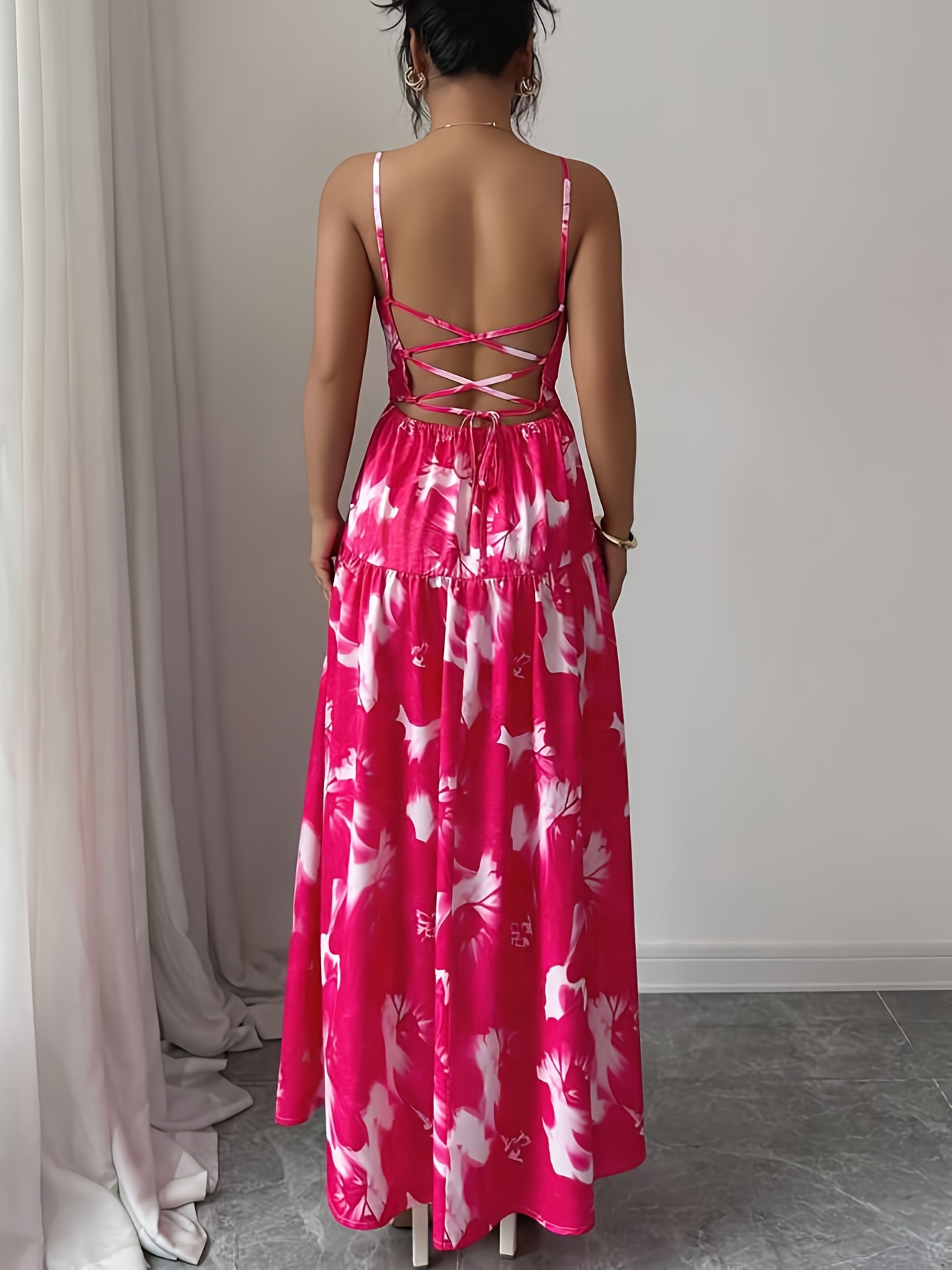 This Elegant Floral Print Dress Features a Backless Design with a Tie And a Ruffled Hem, Perfect for Dates, Parties, Gatherings, Or Beach Vacations