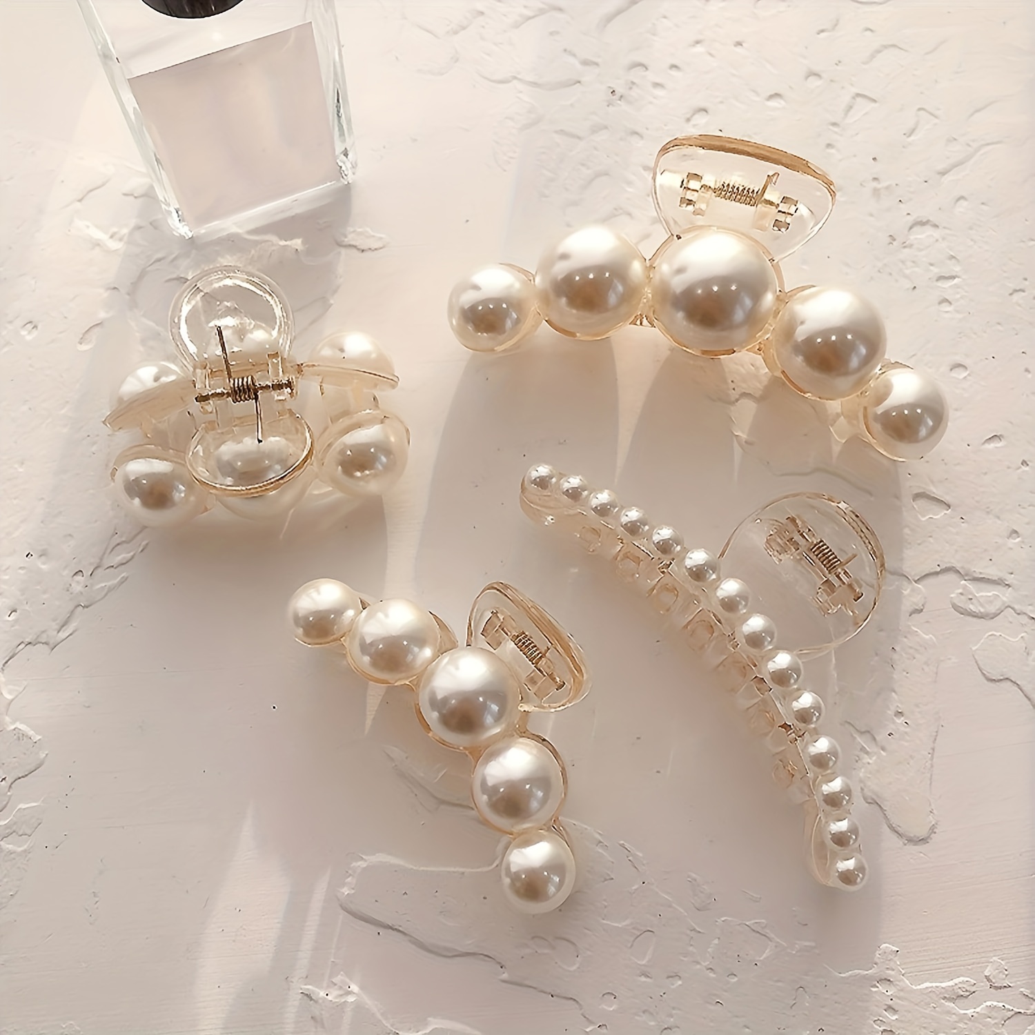 

4pcs Elegant Faux Pearl Hair Claw Clips Set, Vintage Non-slip Fashion Hair Accessories For Women And Girls, Simple Chic Style Hair Grabs For Everyday Wear