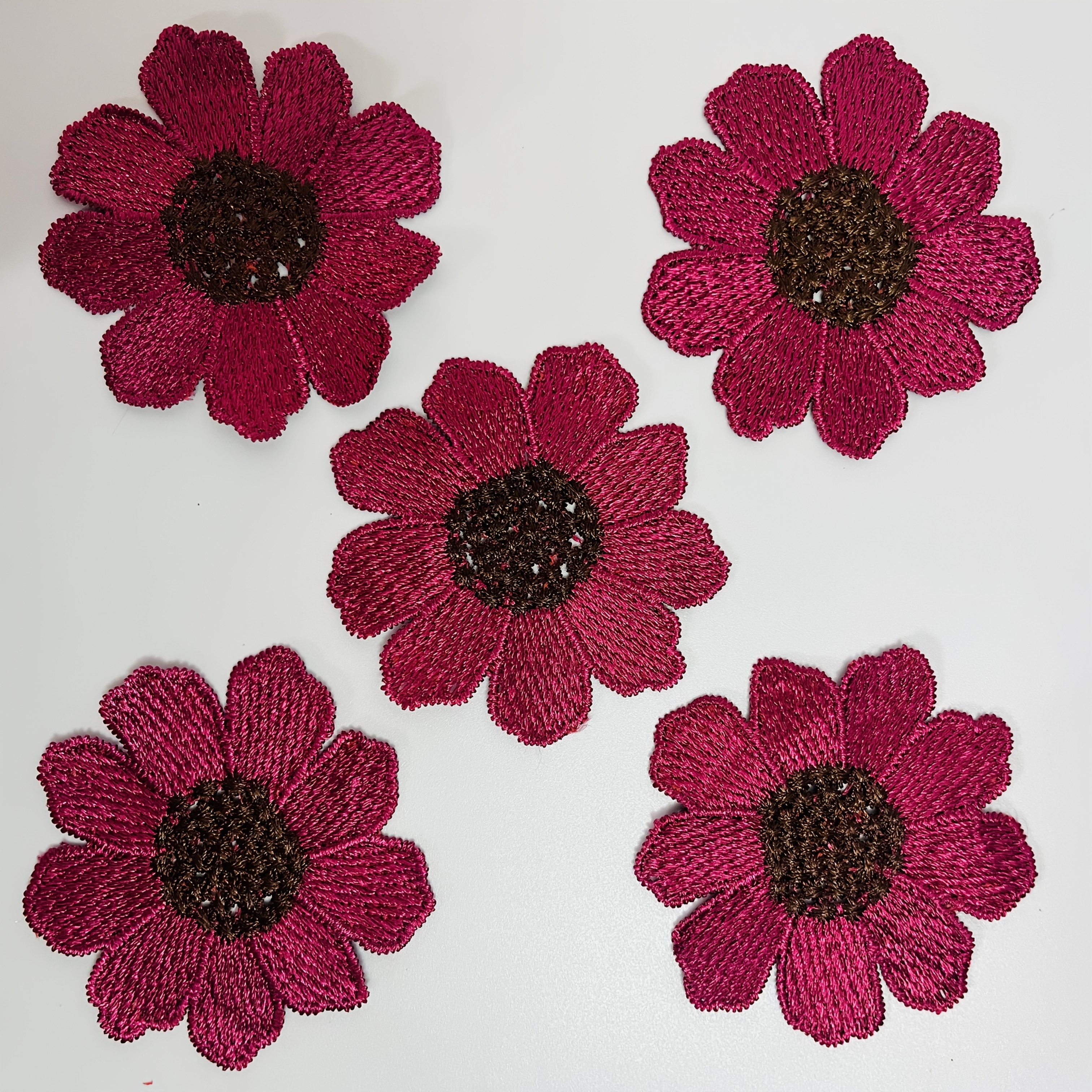 E-shop 5 Stk. bestickte Blumen-Aufnäher, DIY-Stoffdekor, aufbügelbare florale Applikationen für Jeans & [Vintage-Stil, waschbar, vielseitig einsetzbar]