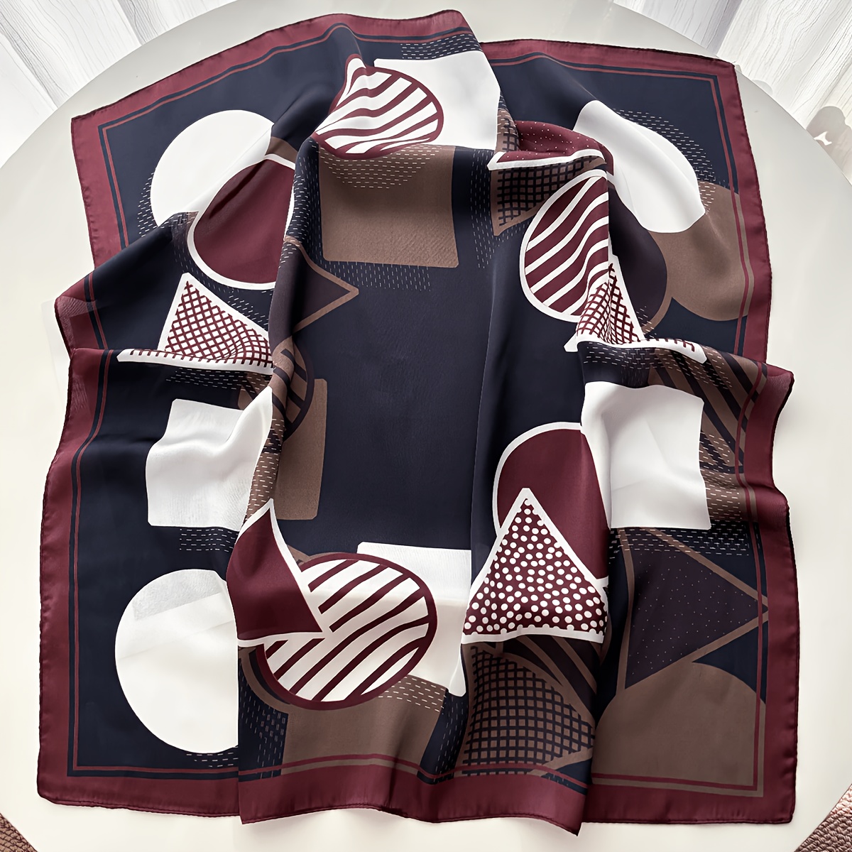 TEMU Écharpe carrée 100 % soie de pour femme - Châle carré vintage à motif de puzzle géométrique pour tenues décontractées, rouge foncé et noir,