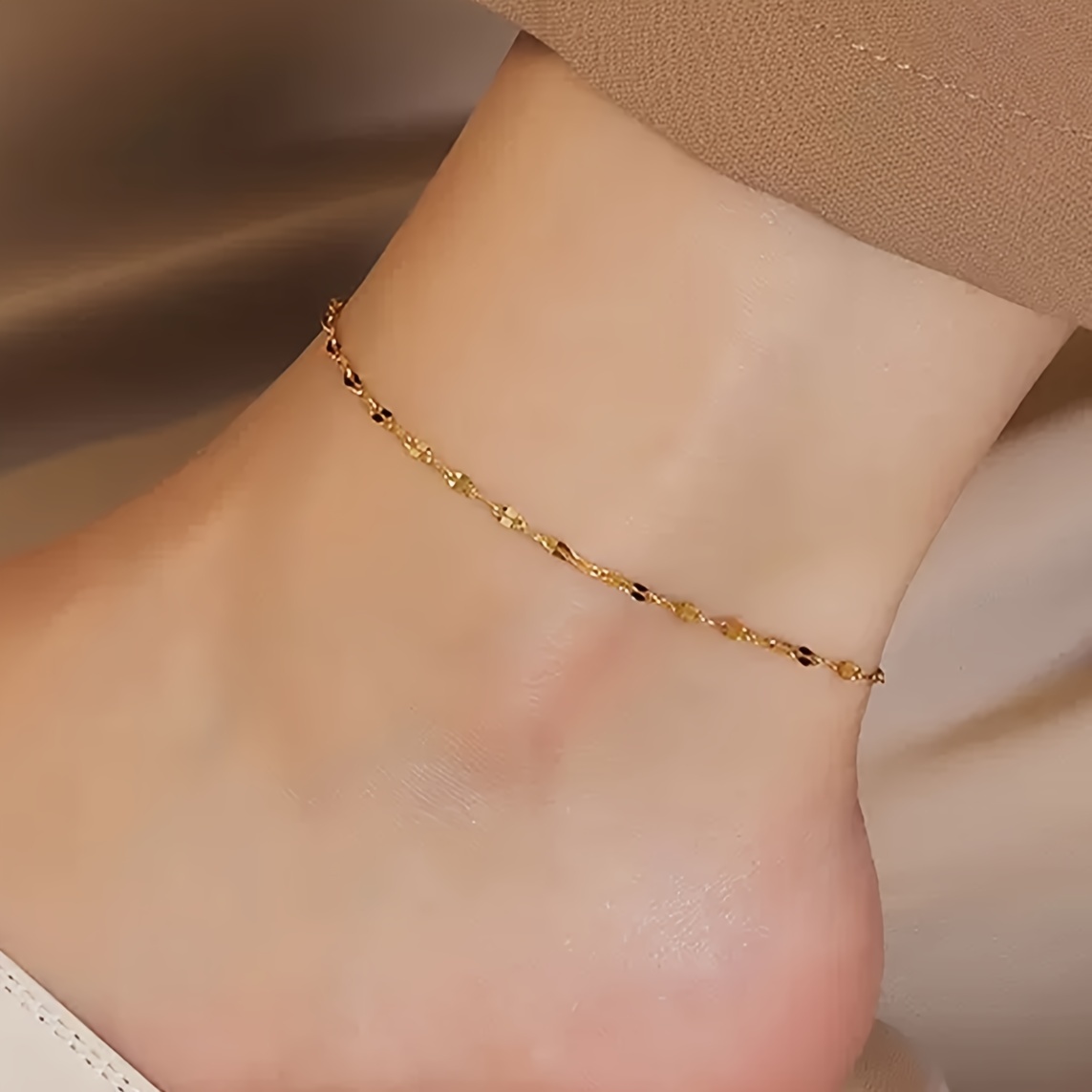 

Elegant & Cute Golden Stainless Steel Lip Chain Anklet For Women, Fashionable Vacation-style Foot Jewelry Accessories