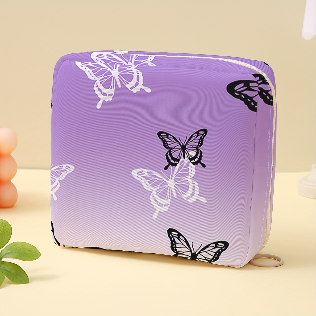 

Pattern Portable Large Capacity Sanitary Napkin Bag, Candy Bag, Portable Bag