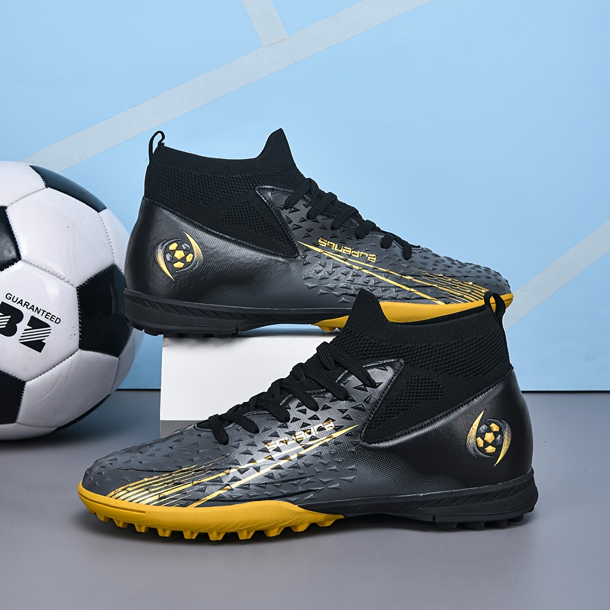 Alternative view of Zapatillas, Zapatos de Entrenamiento de Fútbol de Caña Alta para Hombres y Mujeres - Ligeros, Transpirables, con Cordones, Diseño Moderno - Zapatos Unisex para Todas las Estaciones | Botas de Fútbol Profesionales | Aplicables en Múltiples Superficies | Dos Colores