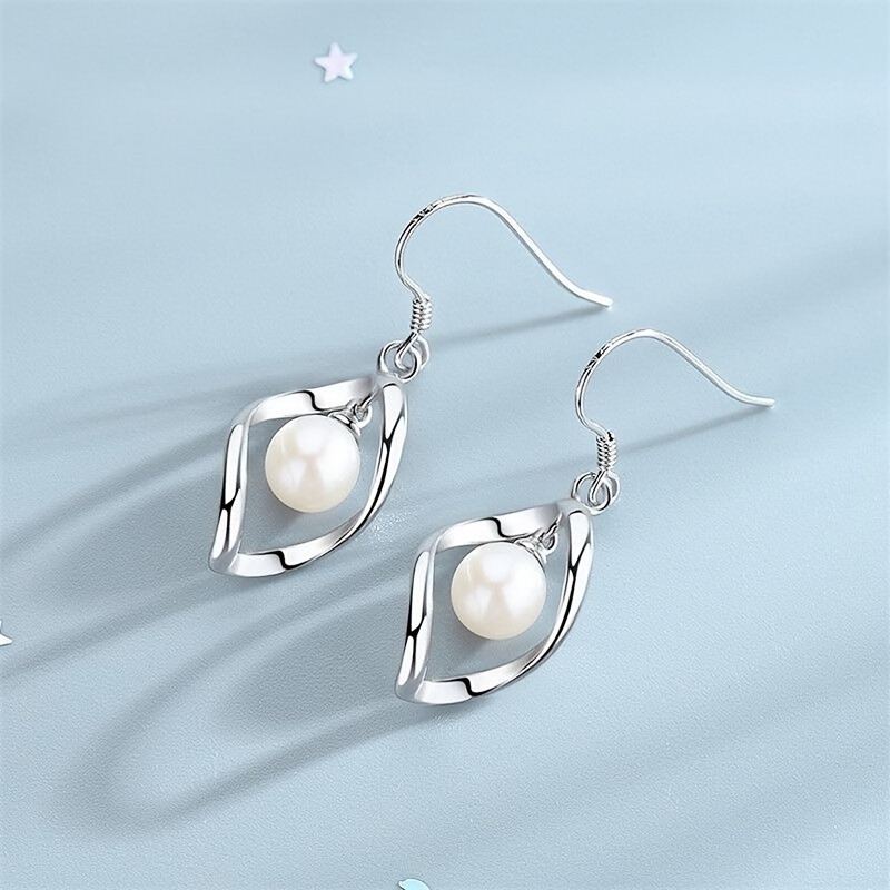 Women's Minimalist Twisted Geometric Imitation Pearl Earrings
