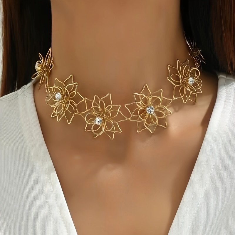 

1pccute Floral Choker Necklace For Women, Bohemian Style Rhinestone Decor Elegant Temperament Flower Neck Jewelry, Versatile Fashion Accessory