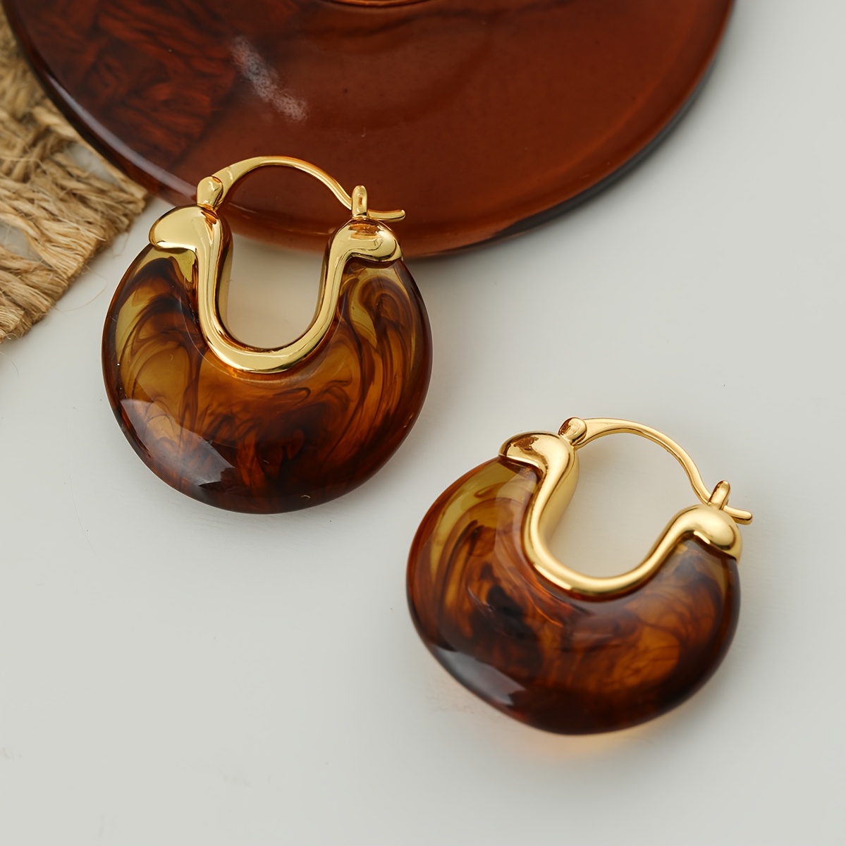 TEMU 2pcs Boucles d'oreilles cerclées semi-circulaires en résine texturée de style luxueux et léger français vintage pour femmes, adaptées aux