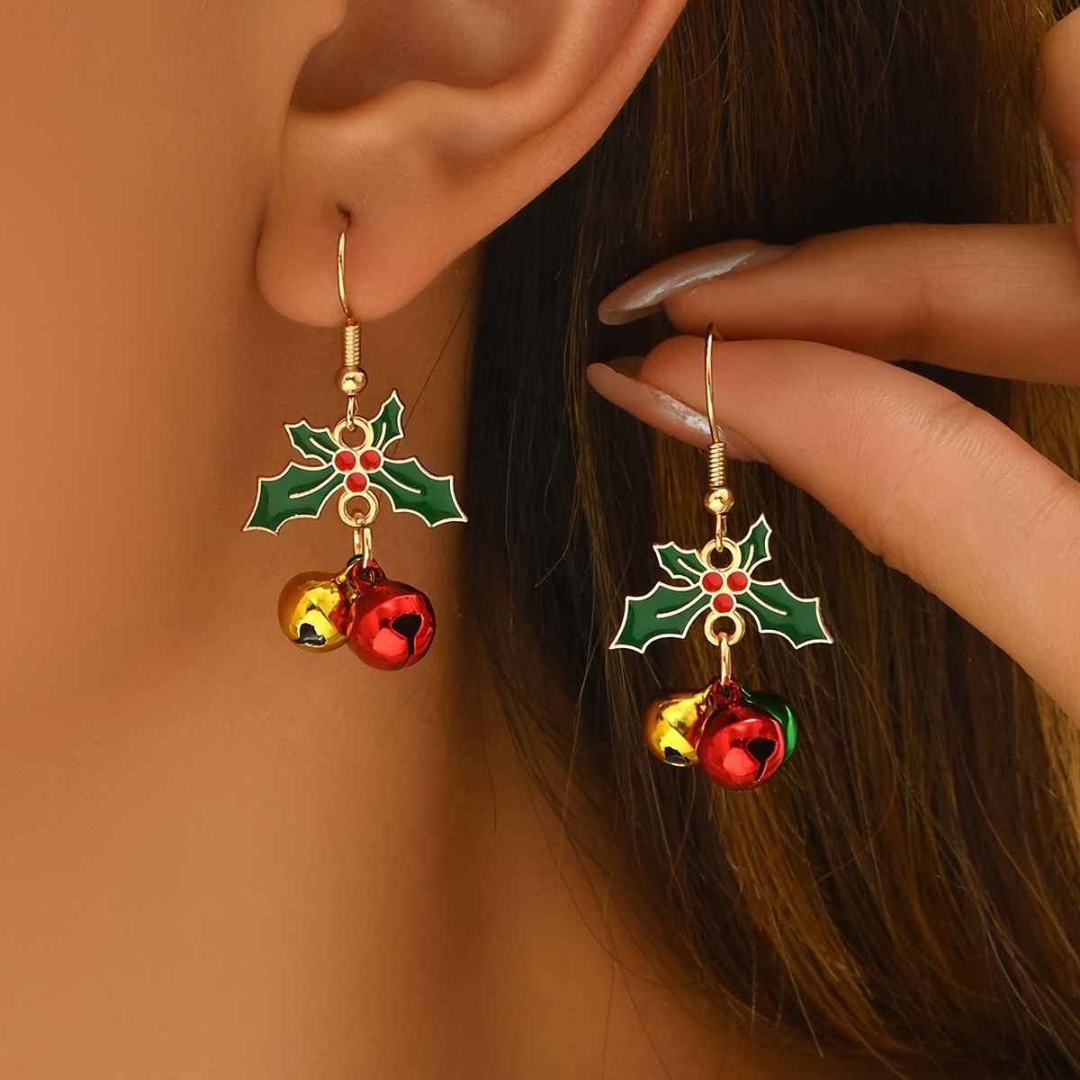 TEMU 2 piezas de Aretes Navideños y Coloridos con Campana, Colgante Hoja Aleación Goteo Pintura al Óleo. Ideales para Regalos Festivos o Uso Diario.