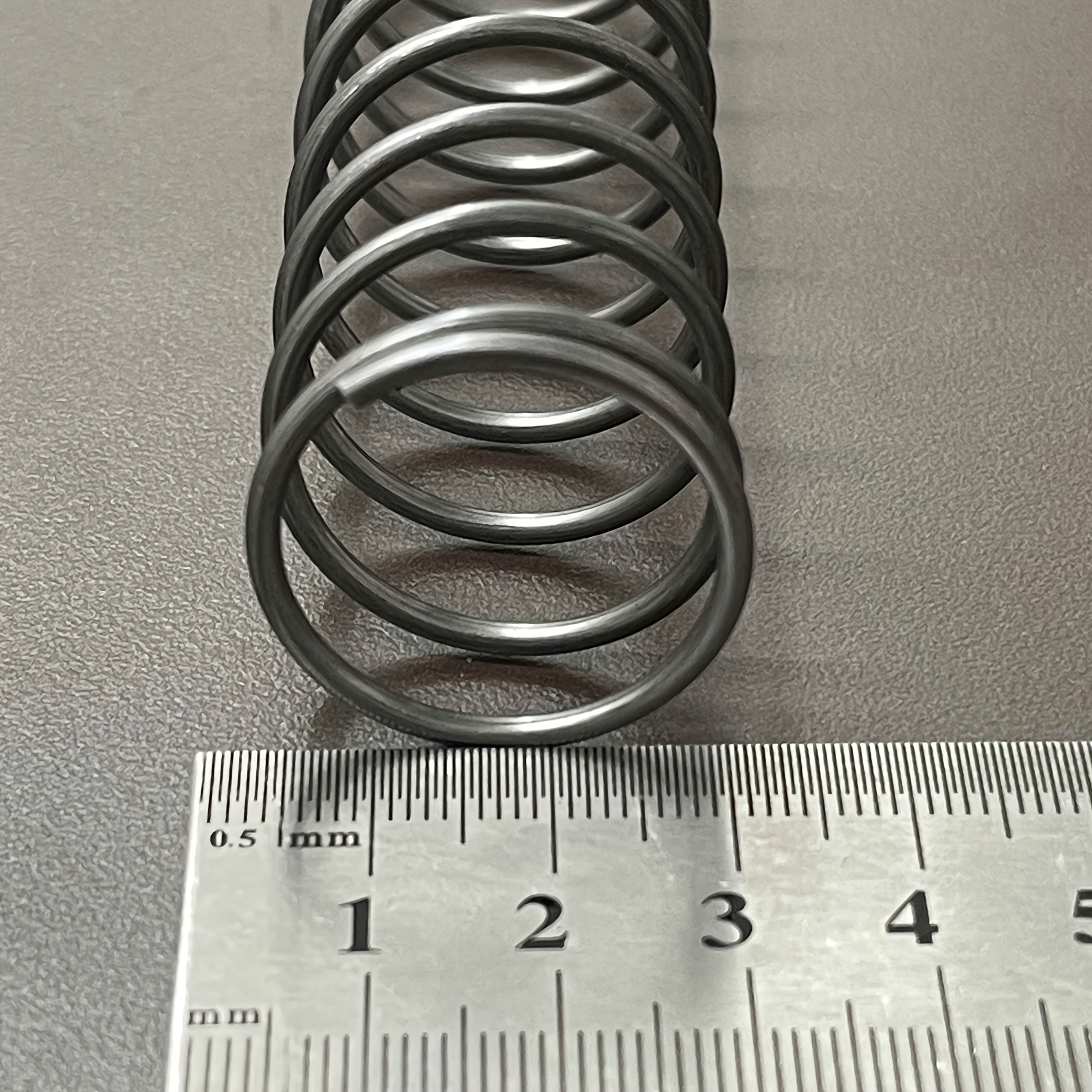 2 piezas de muelles de compresión industriales de acero   resistencia - diámetro de alambre de 2,0 mm, diámetro exterior de 28 mm,   de 100 mm. adecuados para proyectos de bricolaje,   de juguetes y aplicaciones   presión.