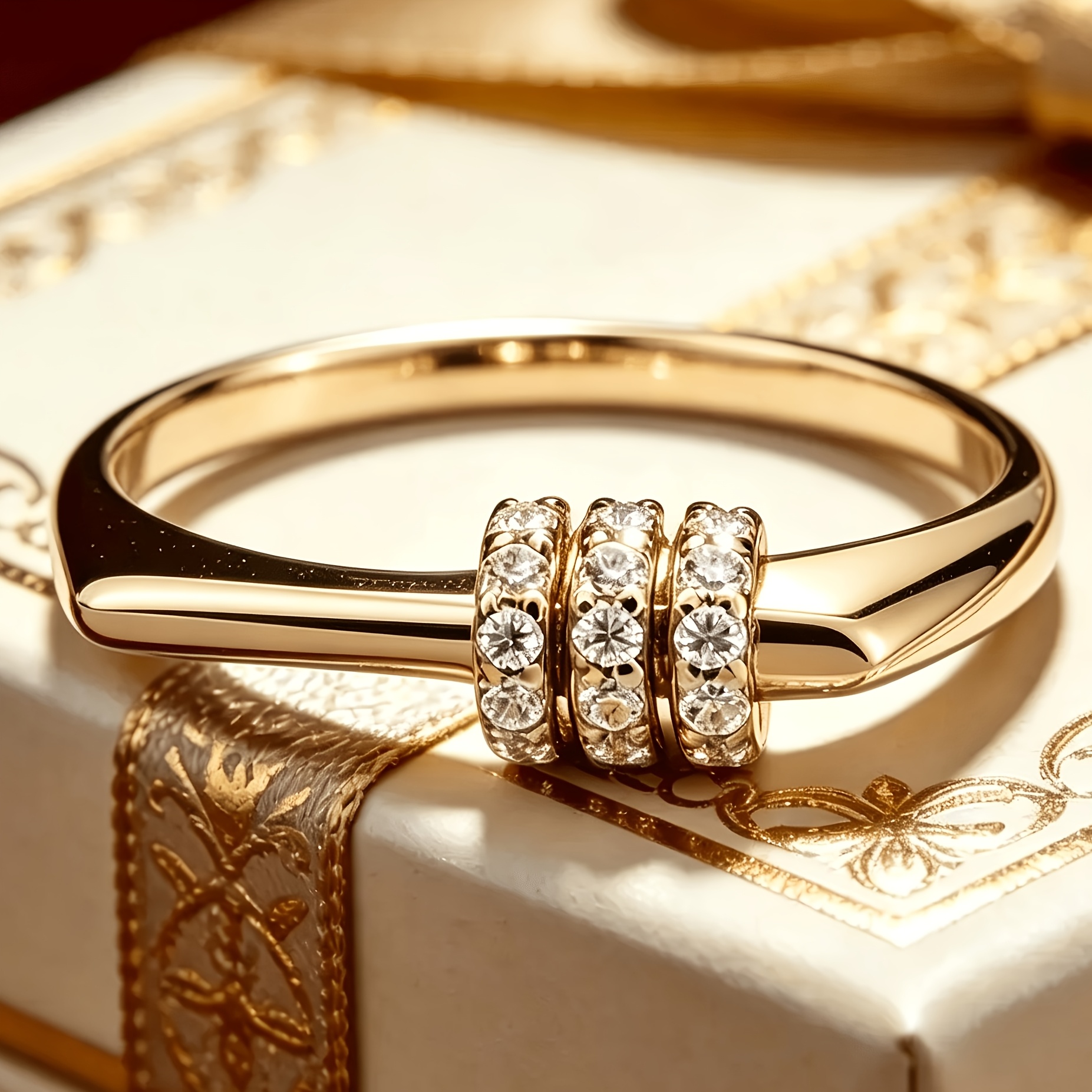 ANGOL Two-Dimensional Flat Golden Three-Claw Synthetic Zirconia Ring