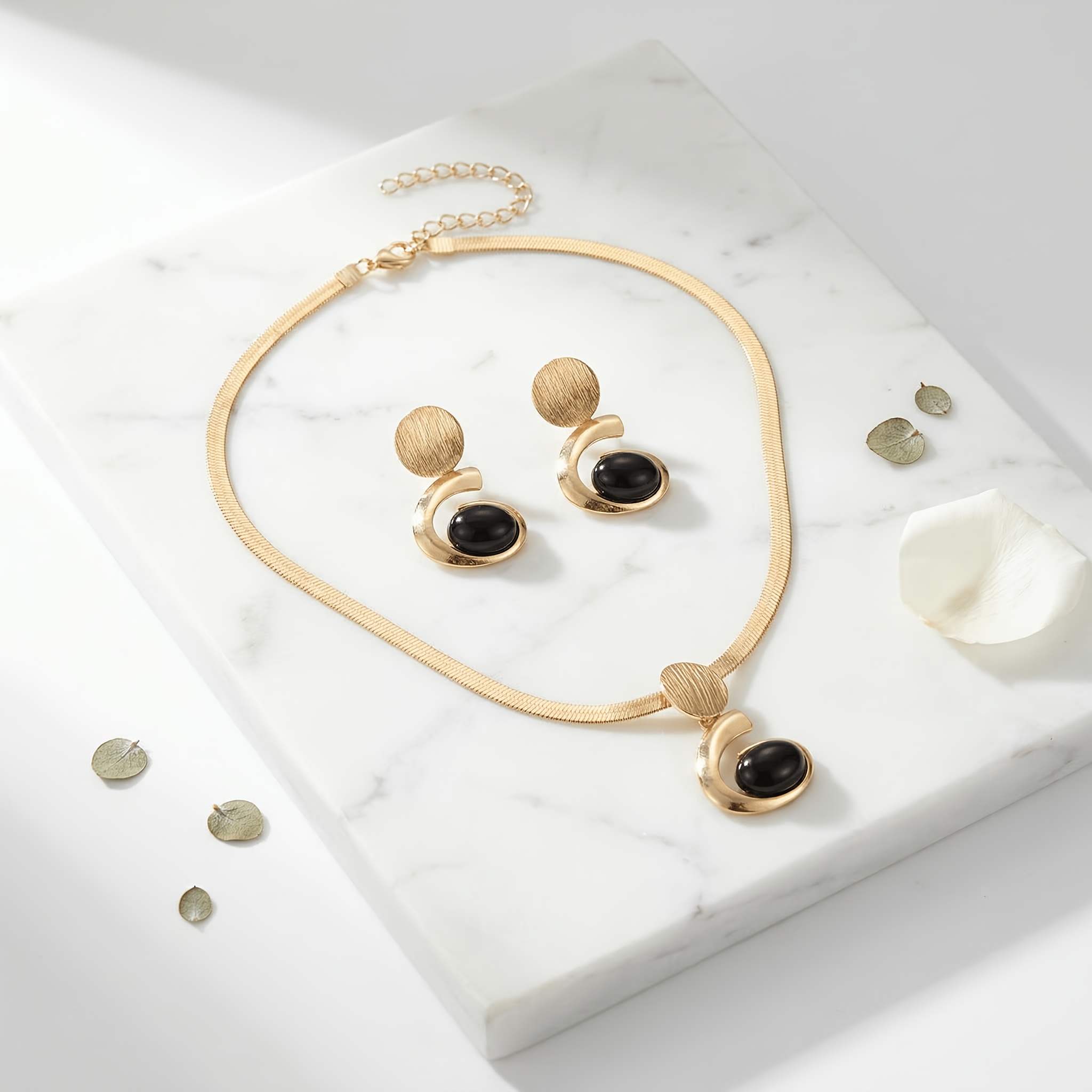 3pcs Geometric Oval Comma Pendant Necklace and Ear Studs Set