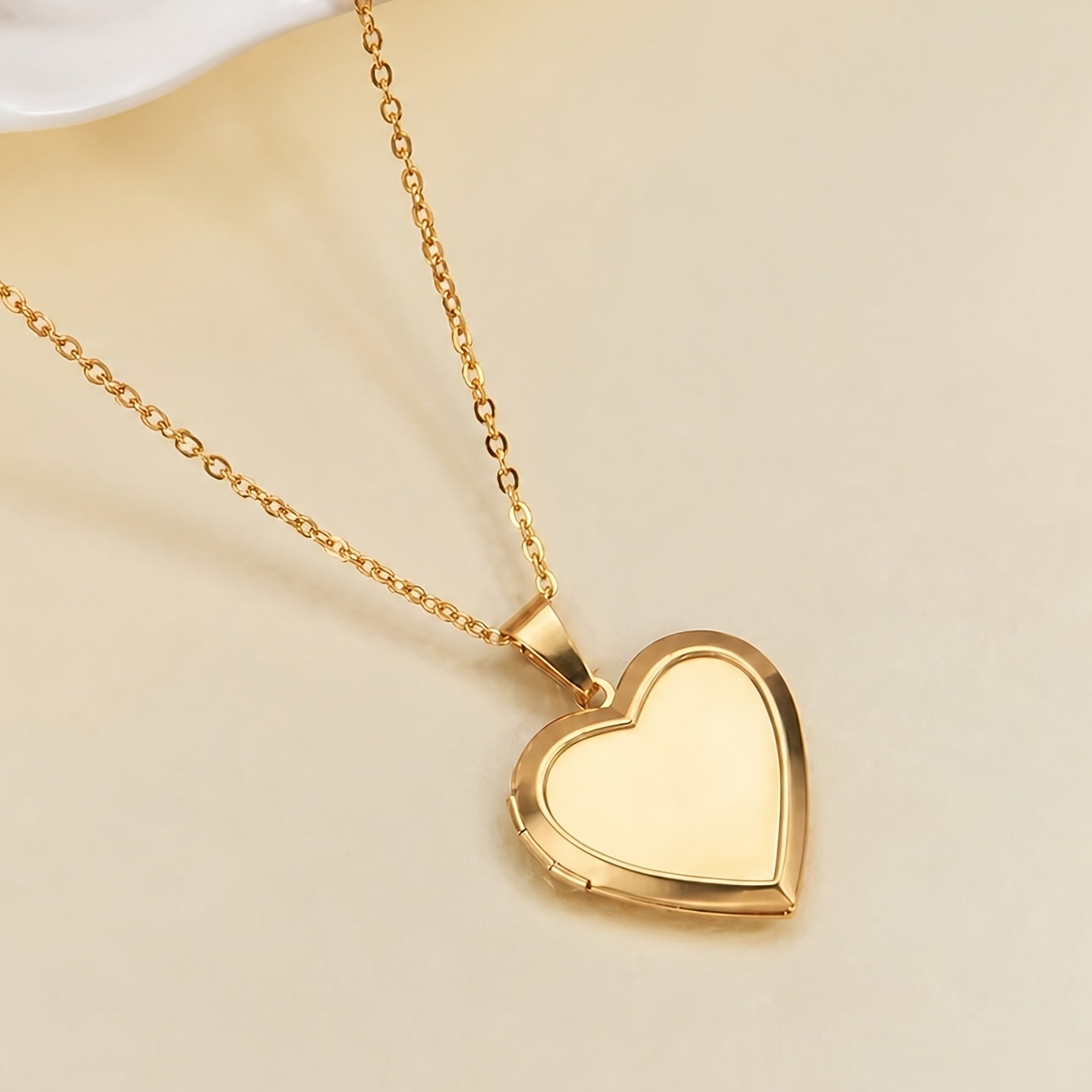 Custom Heart-Shaped Photo Engraving Necklace in Titanium Steel