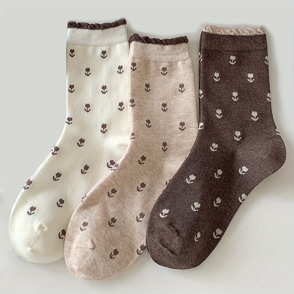 3 Pairs Of Women's Stylish Floral Retro Mid-calf Socks - Versatile And