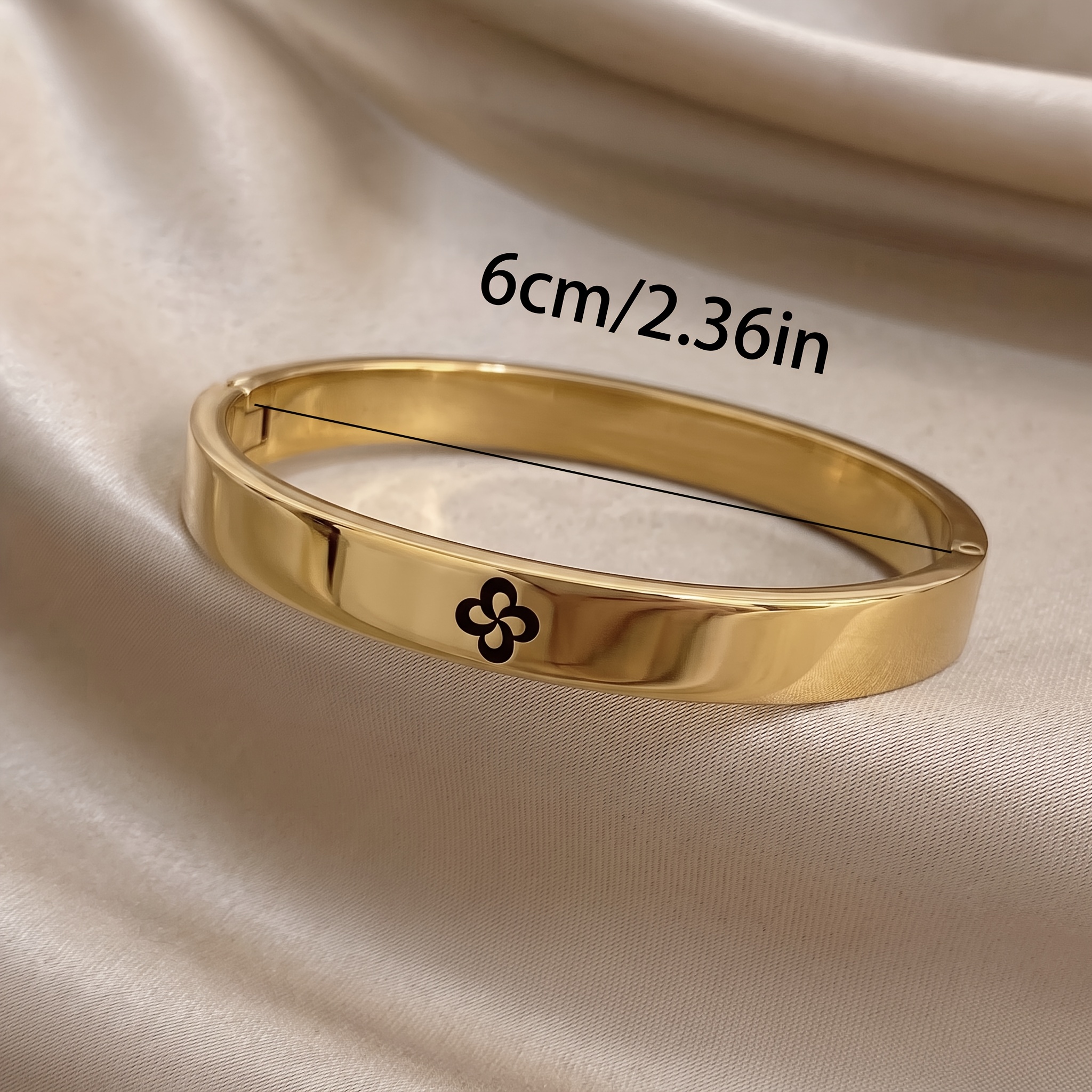 Minimalist 18K Gold Plated Floral Design Bracelet