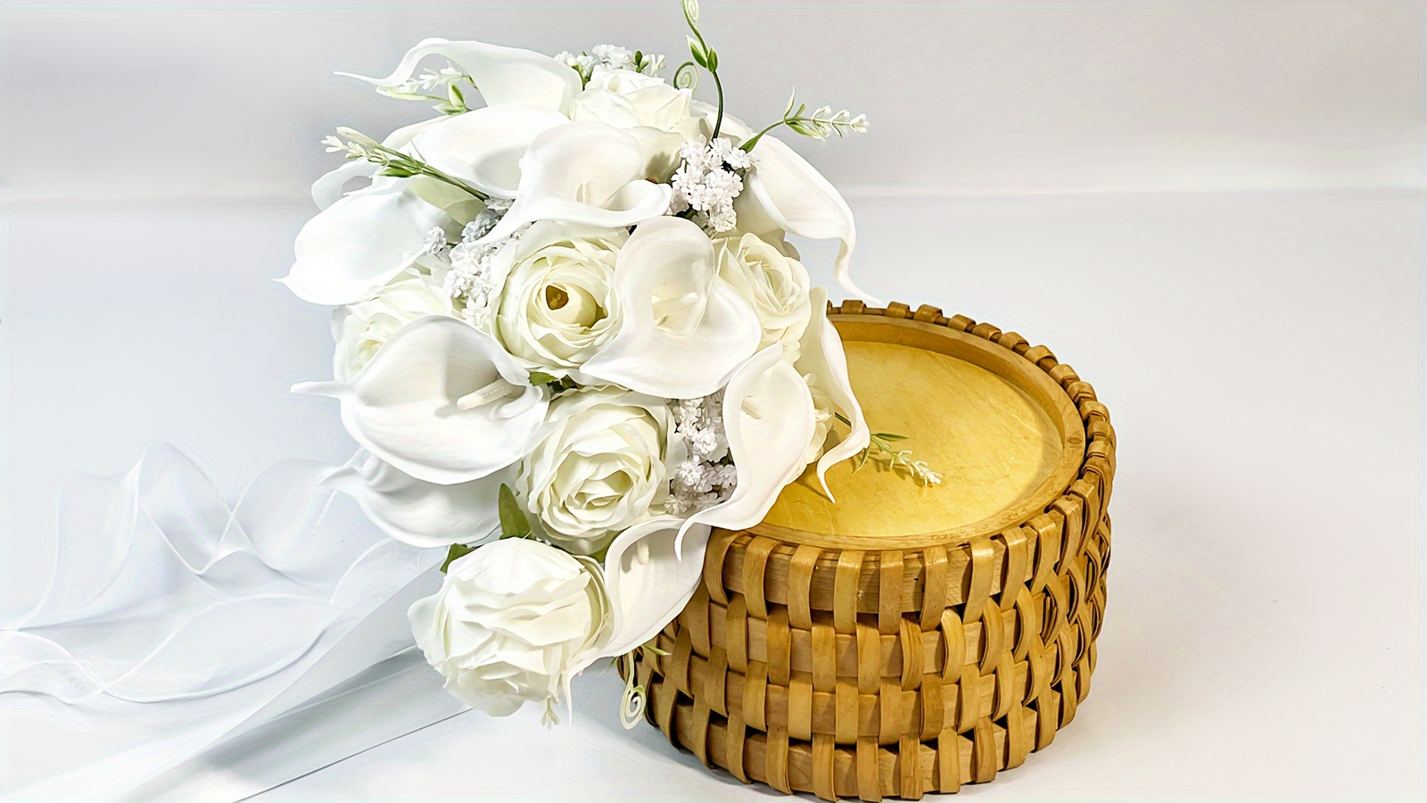 элегантная калла для букетика невесты лотоса романтическая вода свадебные фотографии особые случаи детали 1