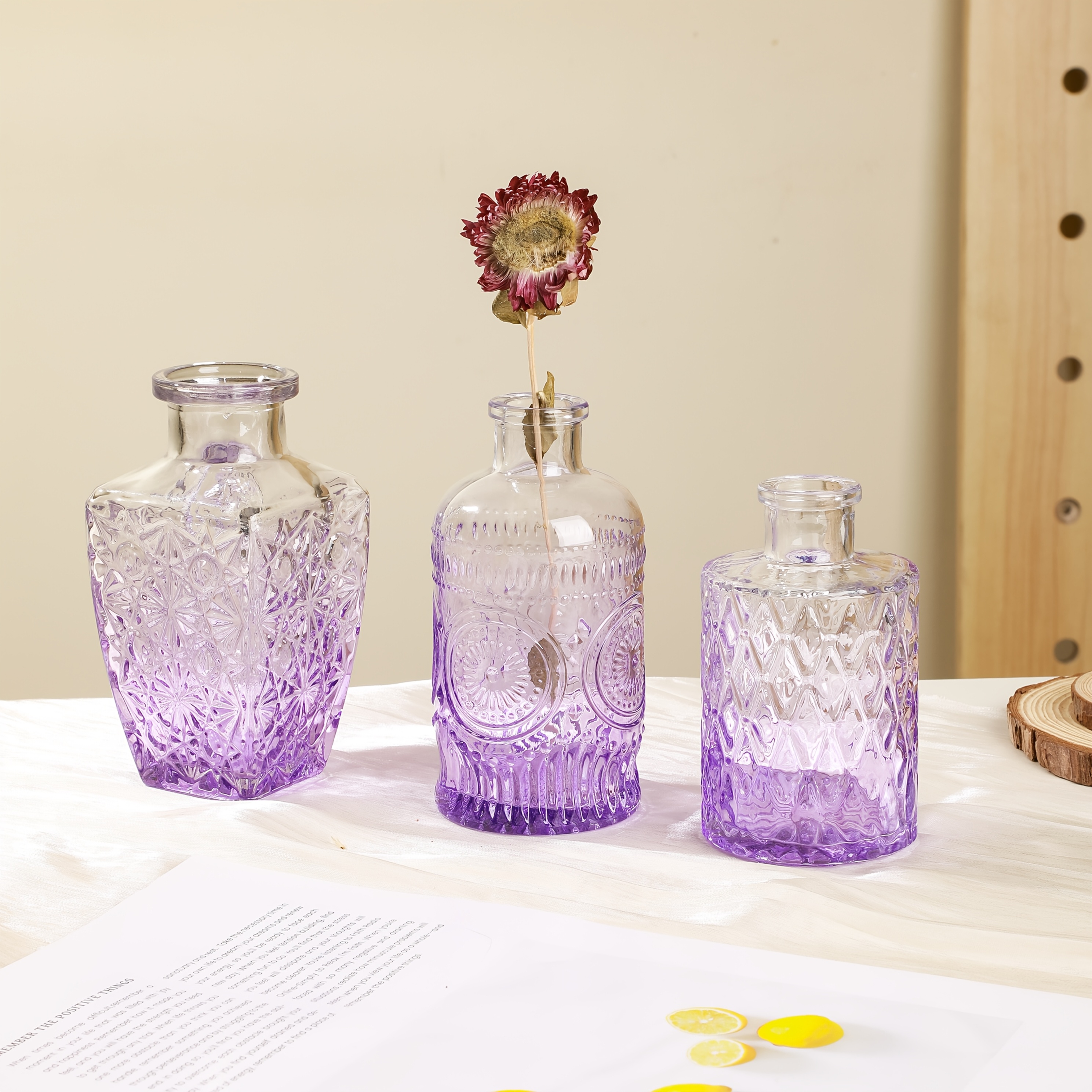 künstlicher adventskranz Britesta künstlich: Adventskranz mit weißen LED-Kerzen, silbern geschmückt (Adventskranz mit LED Kerzen modern) VALNÄS Beistelltisch, Eichenfurnier -
