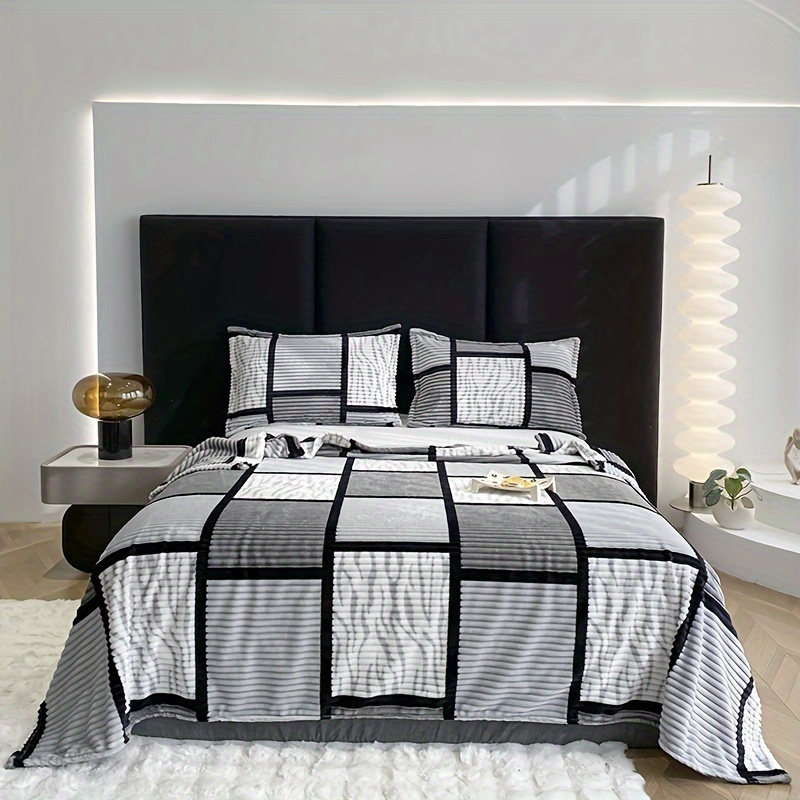 1pc Multicolor Checkered Flannel Blanket | Contemporary Geometric Pattern, Use, Machine Washable, Polyester