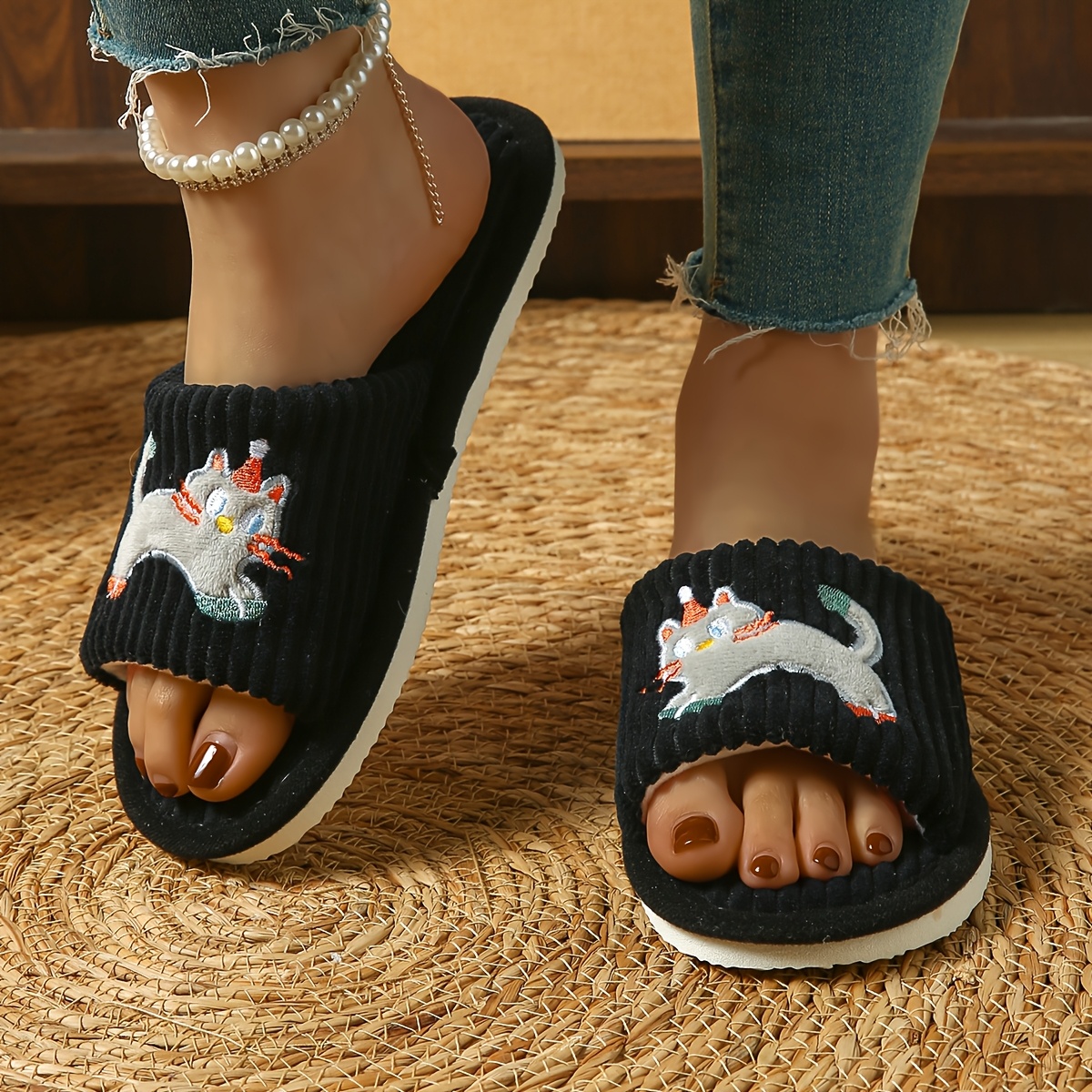 Women's Simple and Cute Lively Striped Home Slip-On Slippers with Cat Design, Comfortable for Both Men and Women