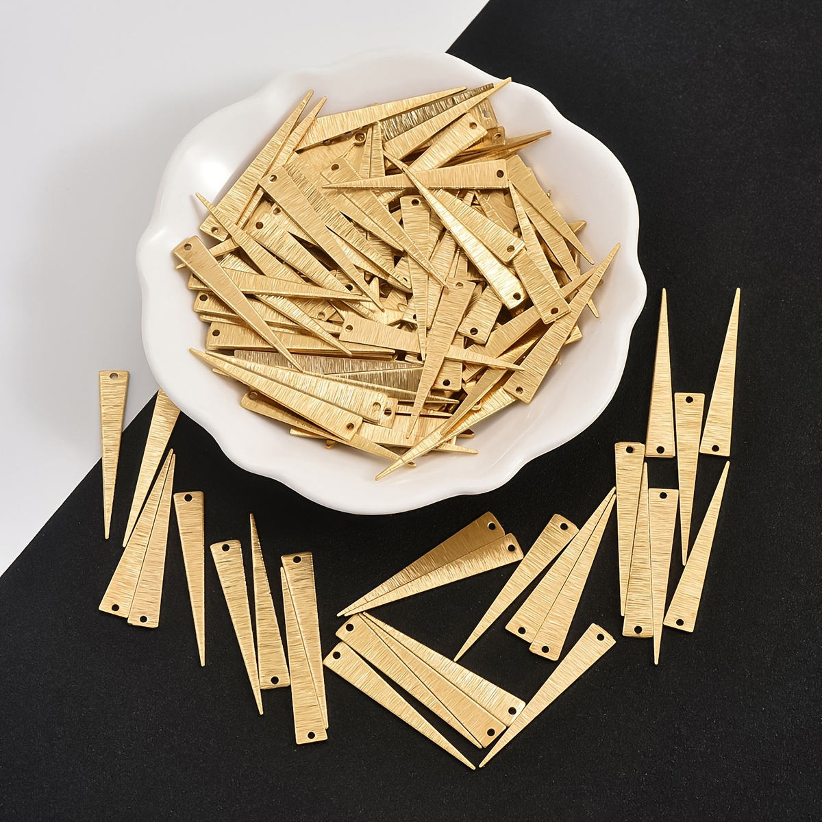 

10pcs/30pcs Primitive Brass Making Ornaments Accessories Geometric Single Hole Solid Brushed Triangular Necklace Earrings Pendant