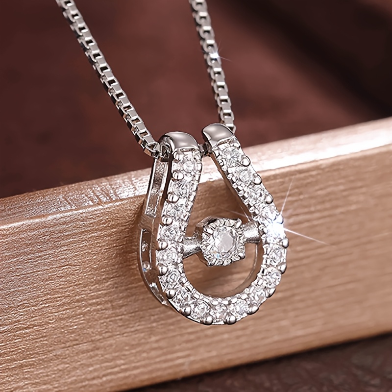 E-shop 1 Damenmode Anhänger Halskette Exquisite Strass Synthetische Zirkonia Anhänger Ohrringe Damen Verlobung Hochzeit Braut Romantische Schmuck
