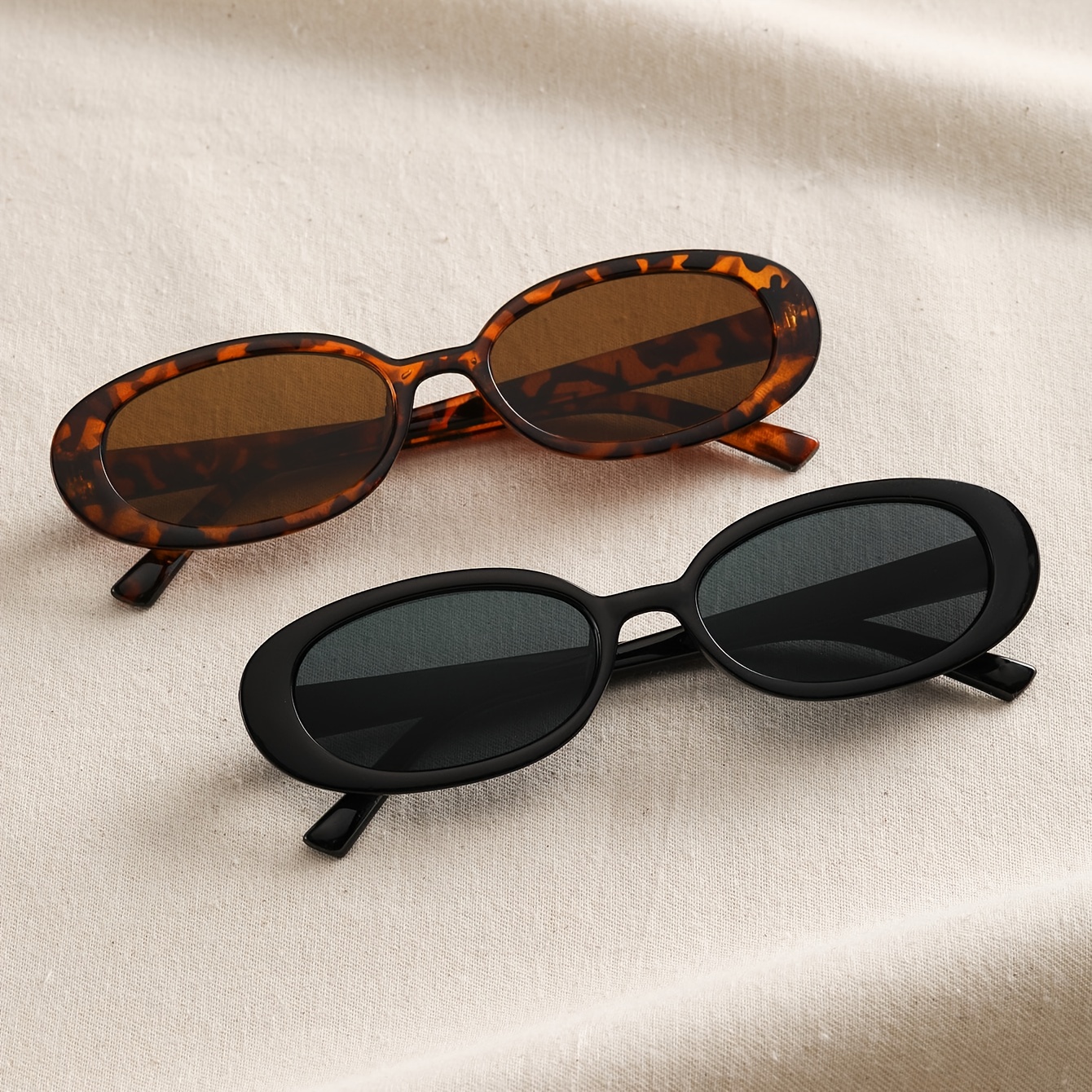Image of Of Men's Small-frame Oval Fashion Decorative Glasses, Suitable For Parties, Back-to-, Photo Shoots, Outfit Coordination, And Daily Use