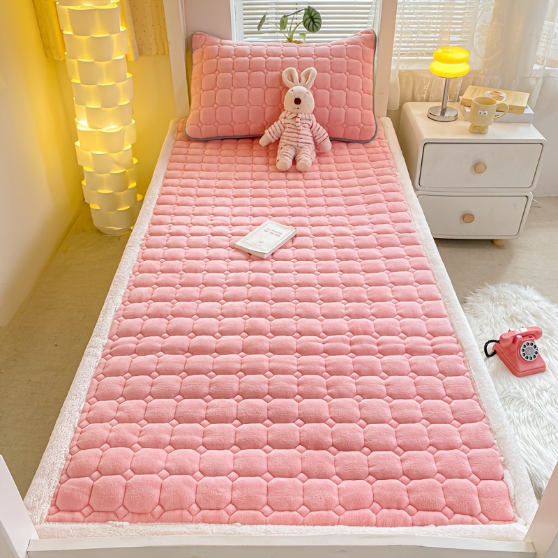TEMU 1 pièce Protège-matelas Lait Super et Confortable, Sur-matelas Fin, Sur-matelas Matelassé en Tissu Flanelle Velours Cristal Fibre Y de Haute