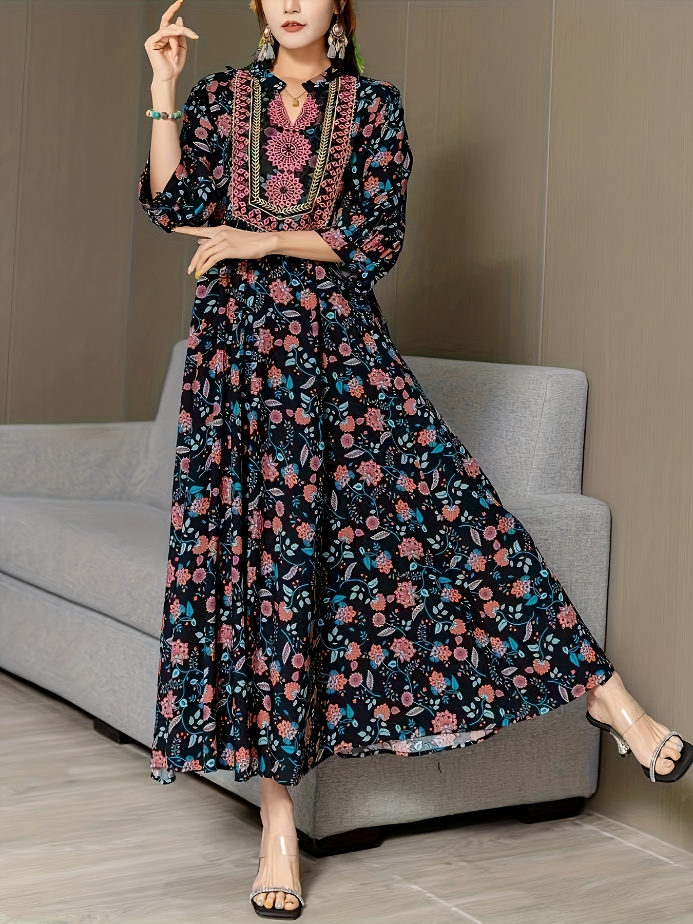 Elegant floral embroidered Middle Eastern tunic dress with V neck and belt
