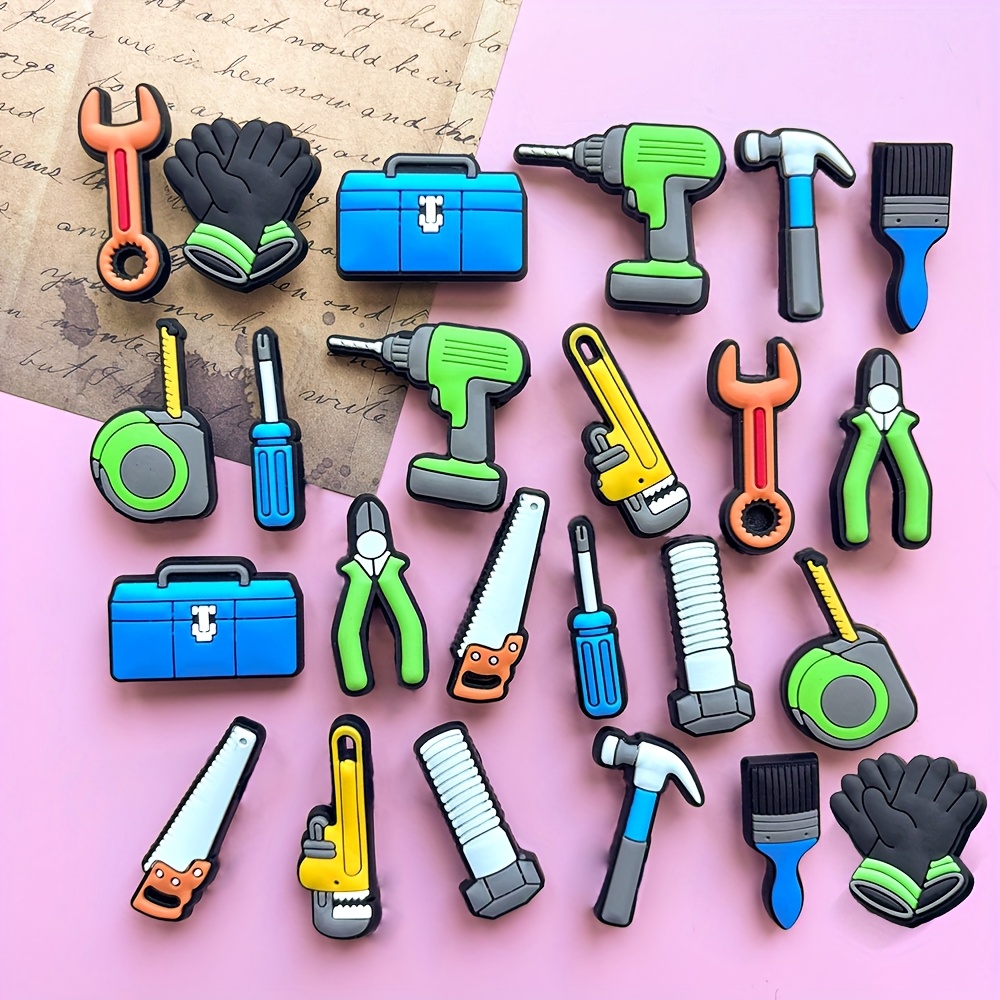 TEMU Lot de 24 breloques pour chaussures série outils de réparation, ensembles d'accessoires de chaussures et créatifs, breloques de marteau, pince,