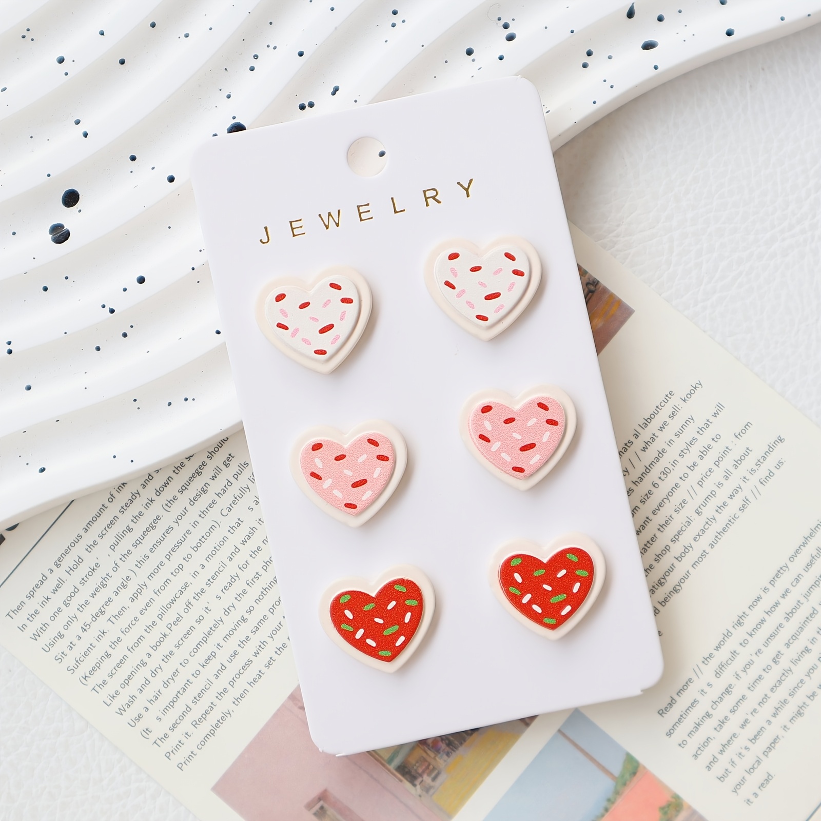 

Pairs Of Valentine's Day Soft Clay Acrylic Love Cookie Earrings Set, Cute And White Heart Cookie Earrings, Holiday Party Gift Earrings