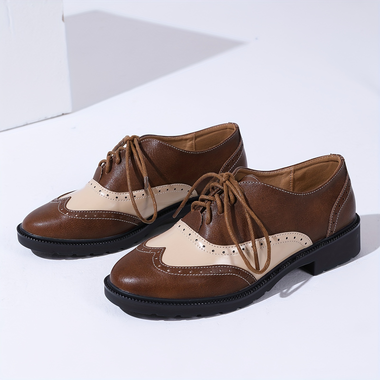 2024 New British Style Retro Color-Block Lace Women's Loafers