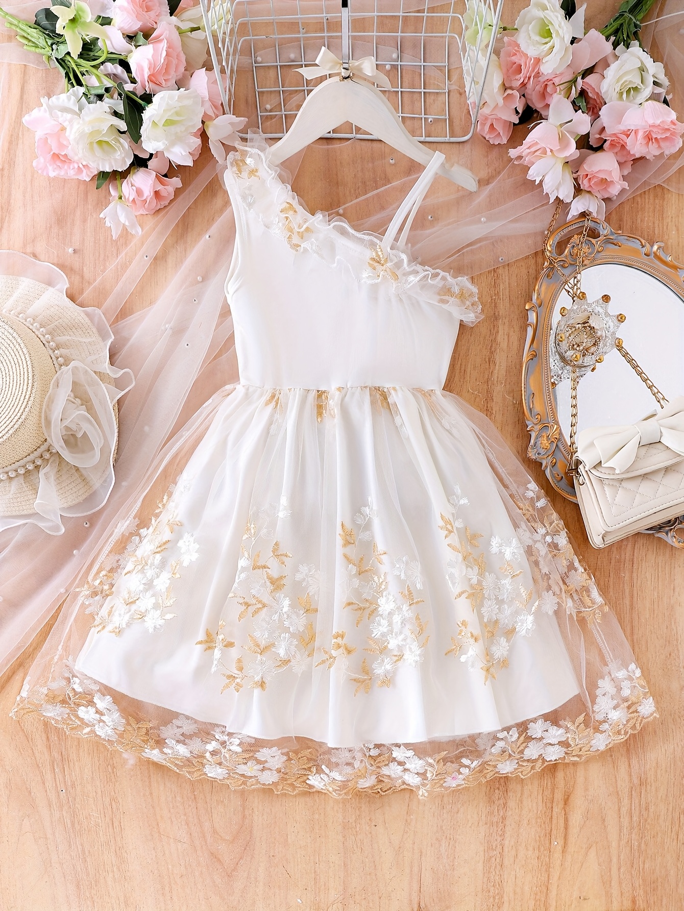 green emerald velvet dress Luli & Me White Girls White Embroidered Yellow Daisy Smocked Dress main image 1