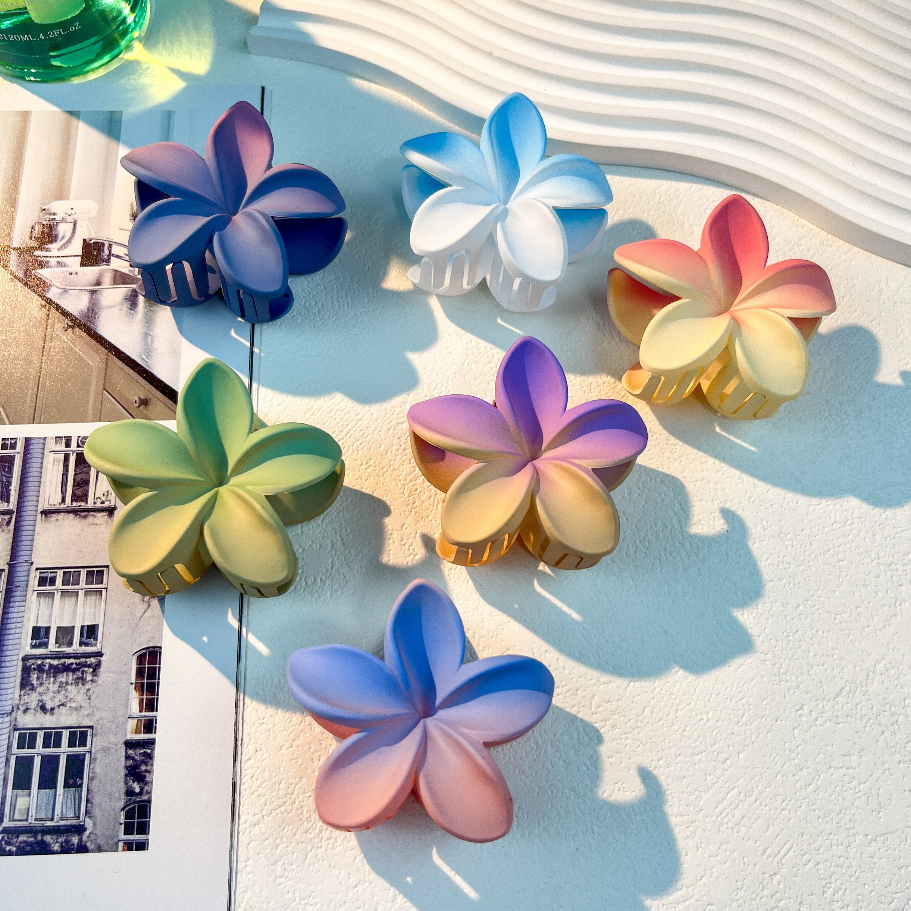 

Flower Hair Claw Clips For Women 14+ - Plastic Elegant Minimalist Floral Hair Grips - Birthday Party Accessory - Princess Style Decorative Set - Minimalist Color-matching Hair Clamps