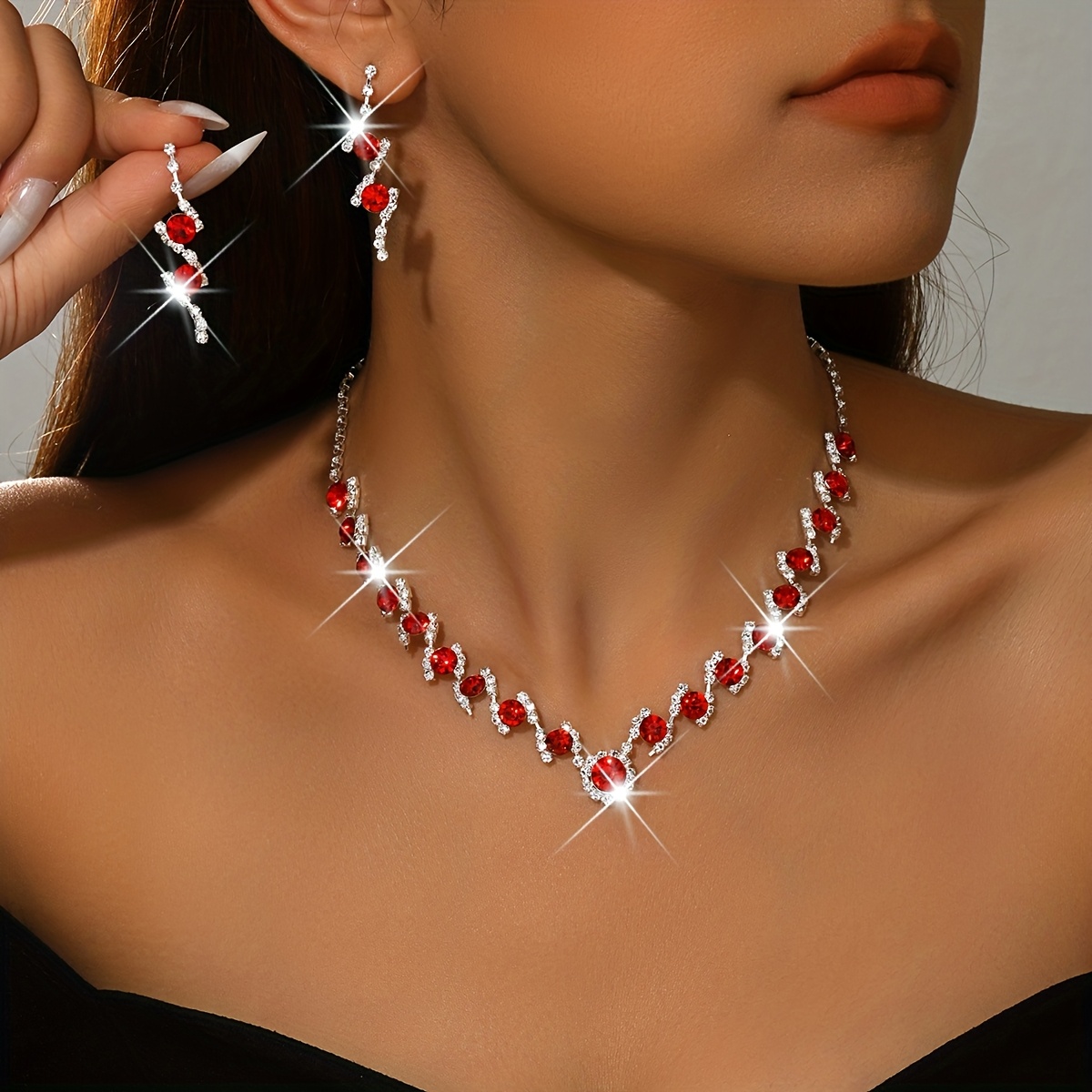 TEMU Un ensemble de bijoux de mariage pour femmes, comprenant un collier et des boucles d'oreilles élégants et haut de gamme, ornés de strass