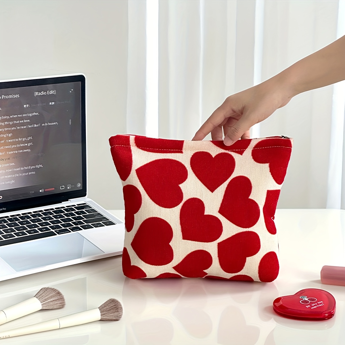 TEMU 1 pz Pochette a forma di cuore in peluche, custodia per trucco, borsa portaoggetti per della pelle e cosmetici, per , adatta per , per riporre