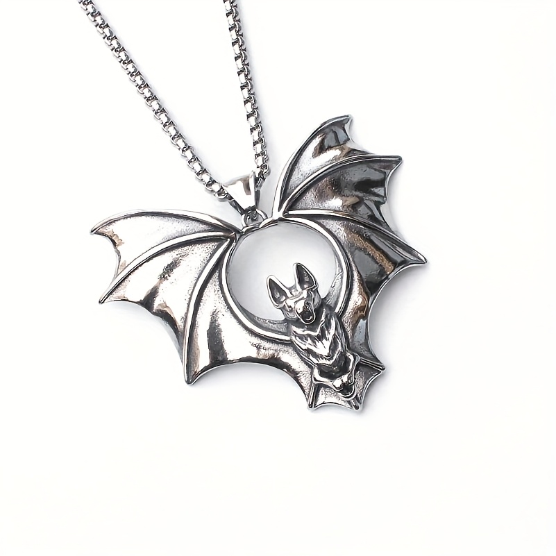 Fashionable Halloween Dark Gothic Style Bat Pendant Necklace