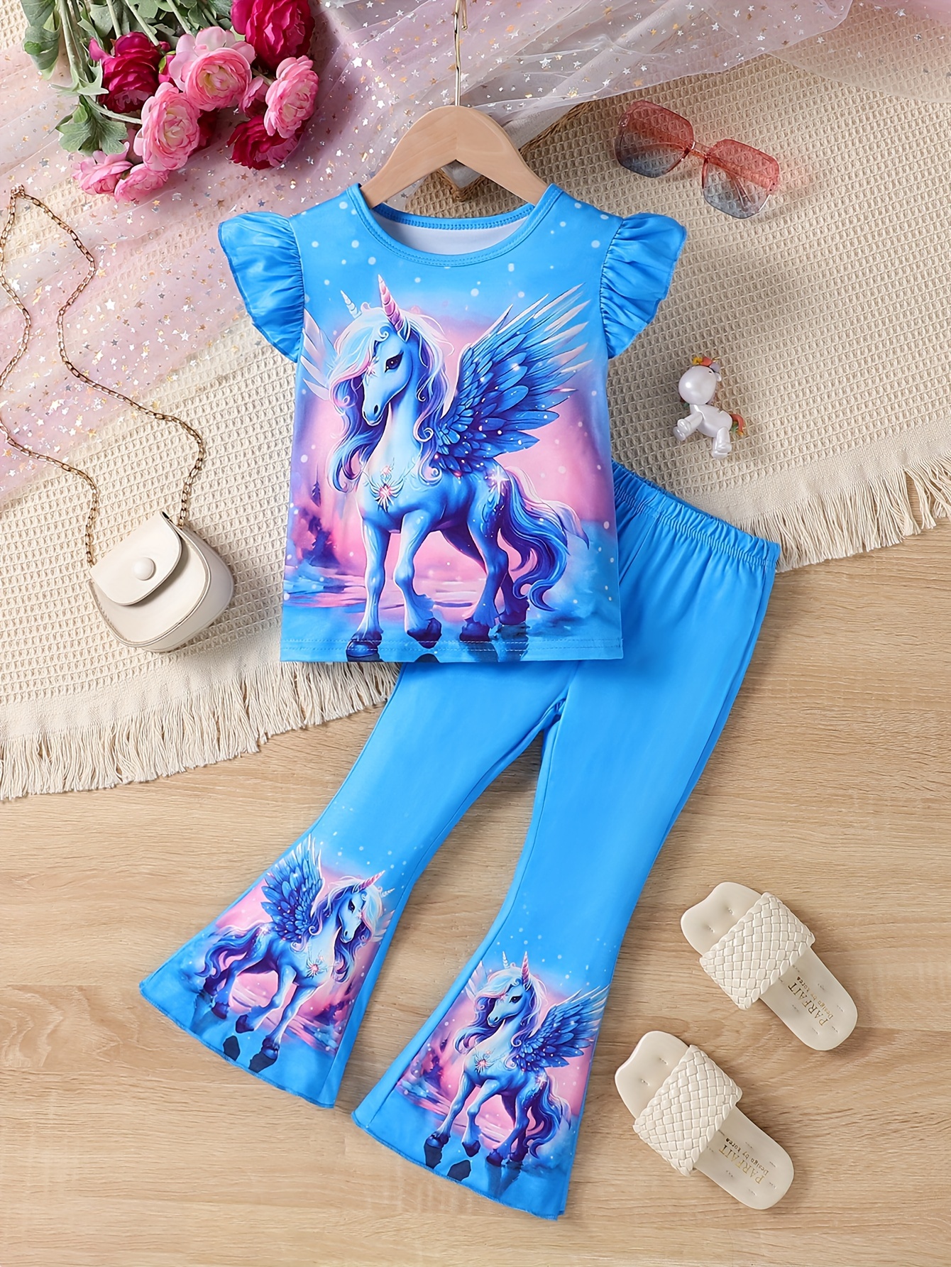 Tenue de fille Ensemble haut à manches à volants et pantalon évasé imprimé  licorne magique pièces Vêtements mignons pour filles d'été, vêtements d'e