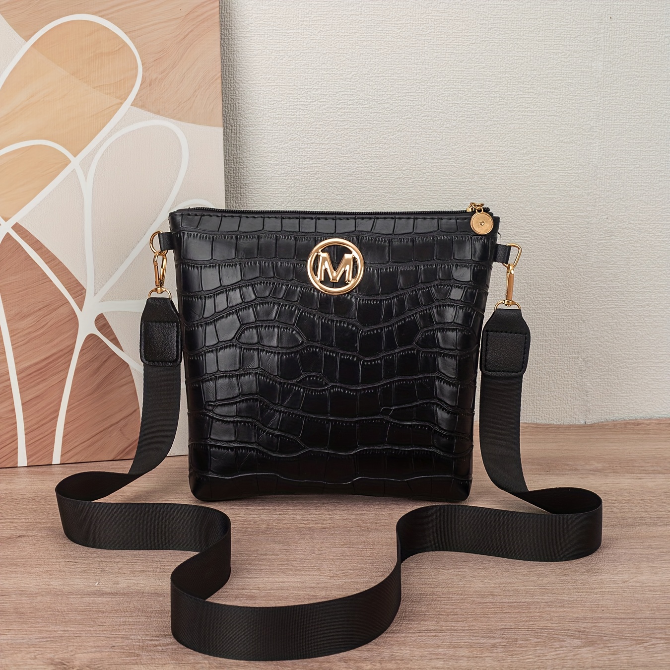 Image of New Crocodile Pattern M Logo Women's Bucket Bag For Daily Shopping, Mobile Phone And Coin Shoulder Crossbody Purse (random Fabric Texture Cut)